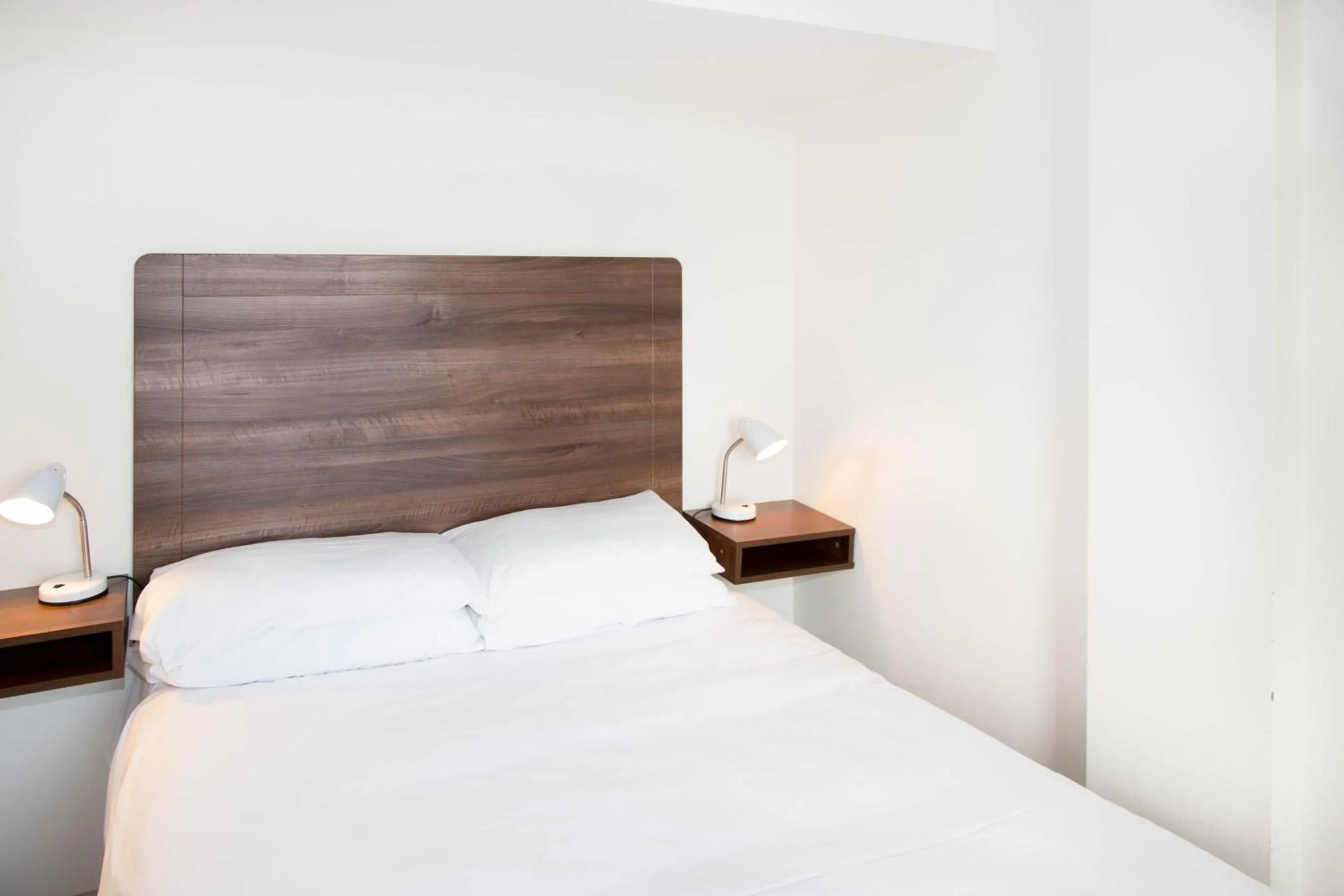 Bed in Goodenough College – University Residence