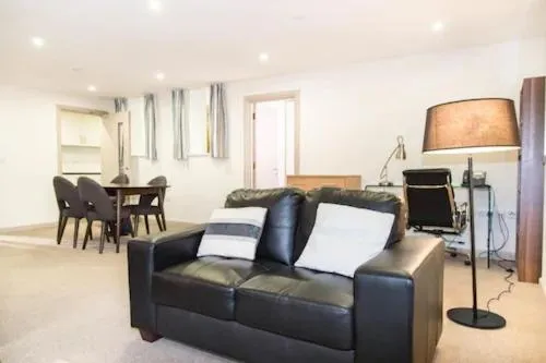 Living room in Goodenough College – University Residence