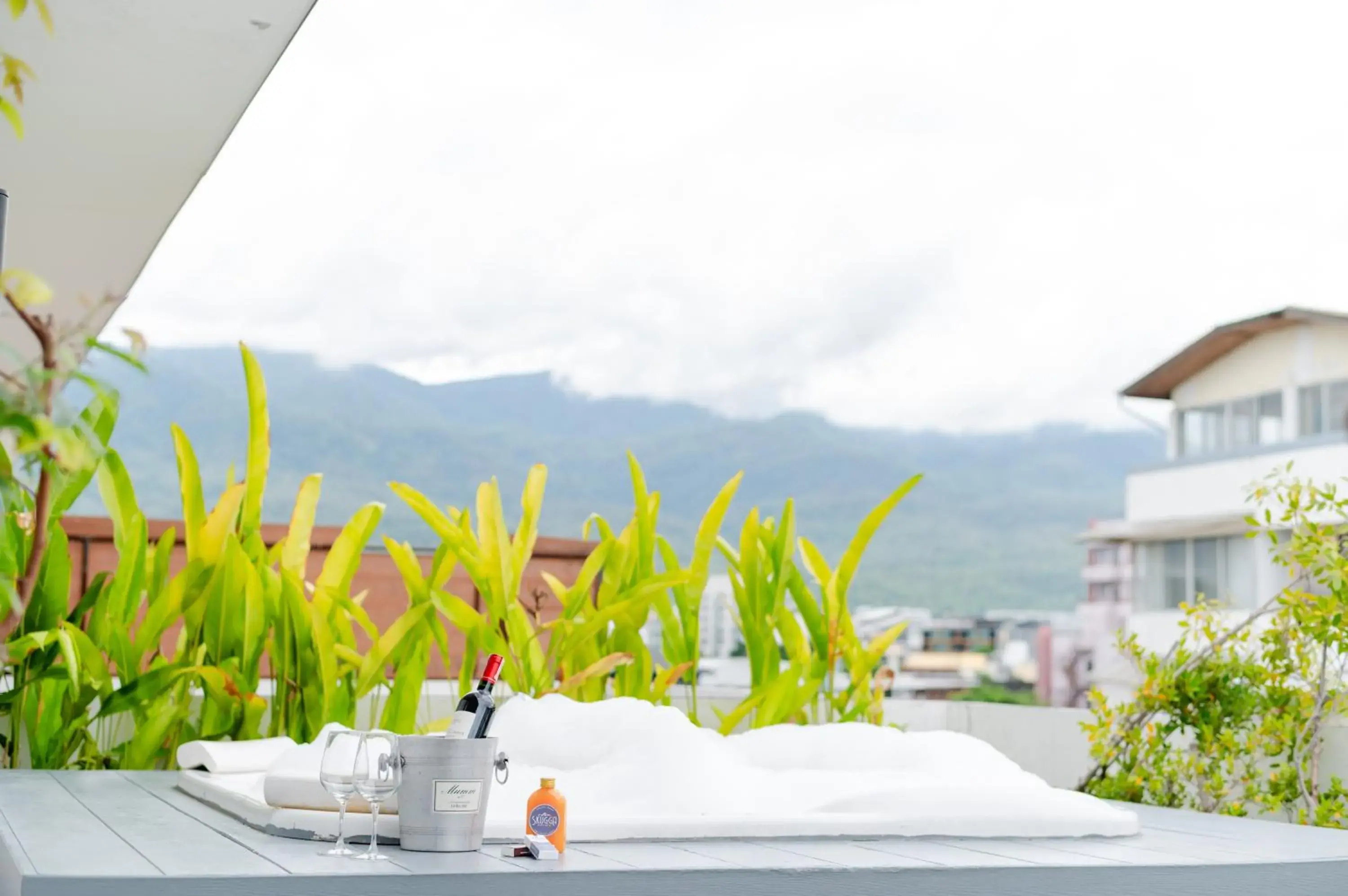 Property building in Tolani Nimman Villa Chiang Mai Property building in Tolani Nimman Villa Chiang Mai