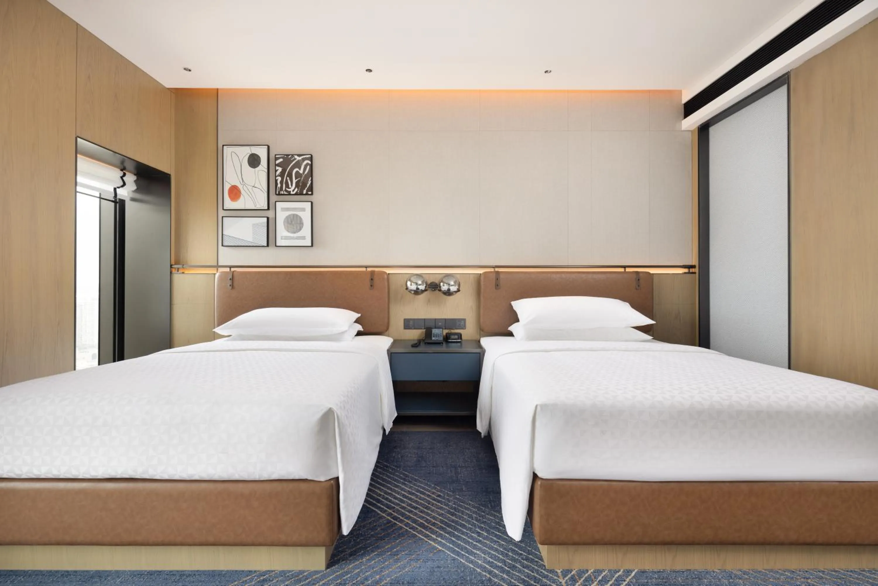 Photo of the whole room, Bed in Four Points by Sheraton Chengdu, Chunxi Road
