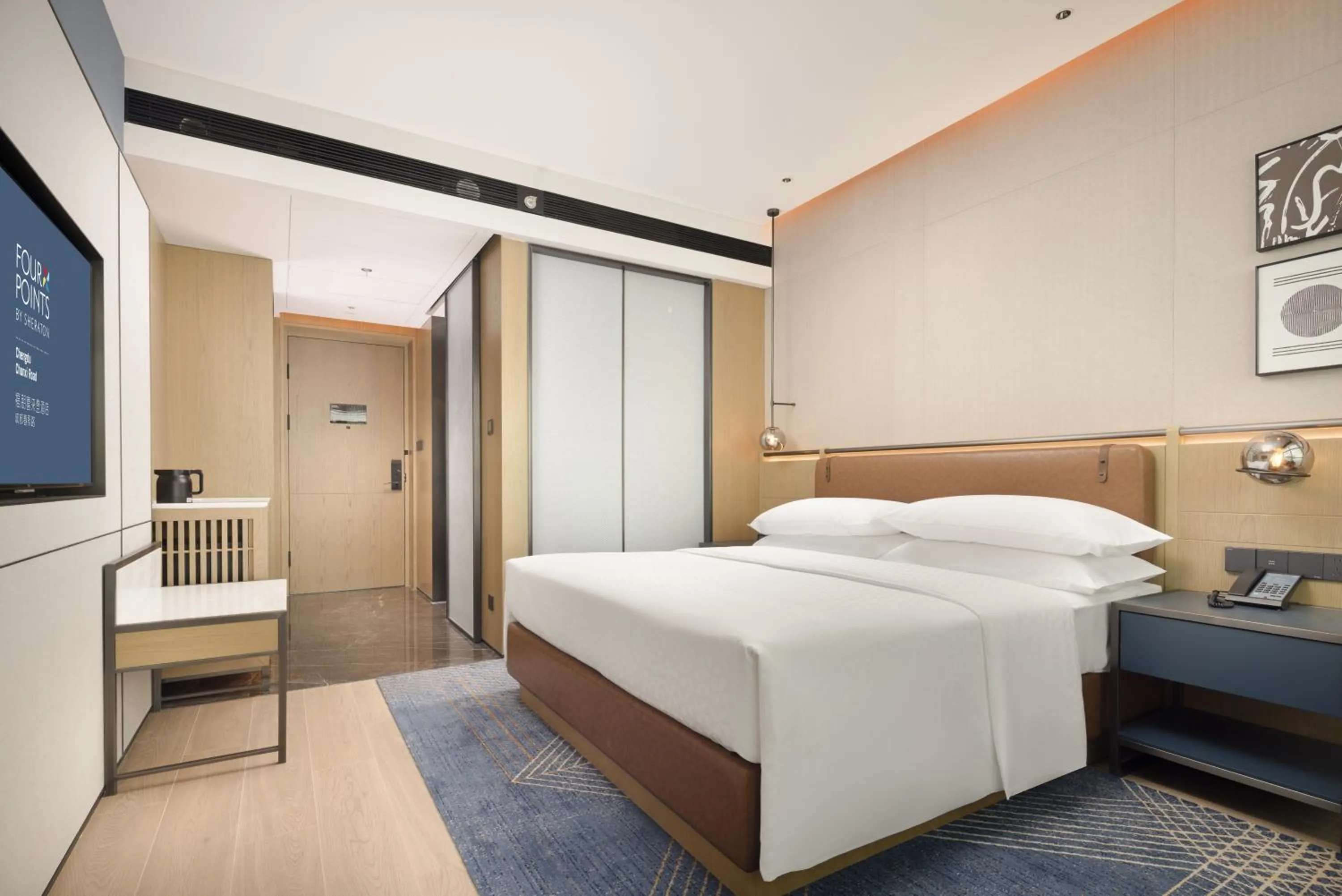 Photo of the whole room, Bed in Four Points by Sheraton Chengdu, Chunxi Road