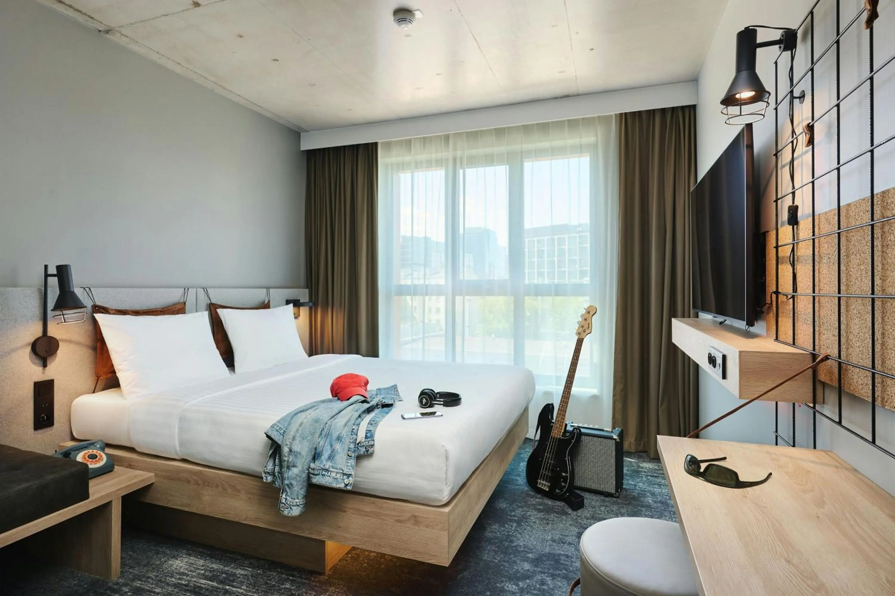 Photo of the whole room, Bed in Moxy Warsaw City