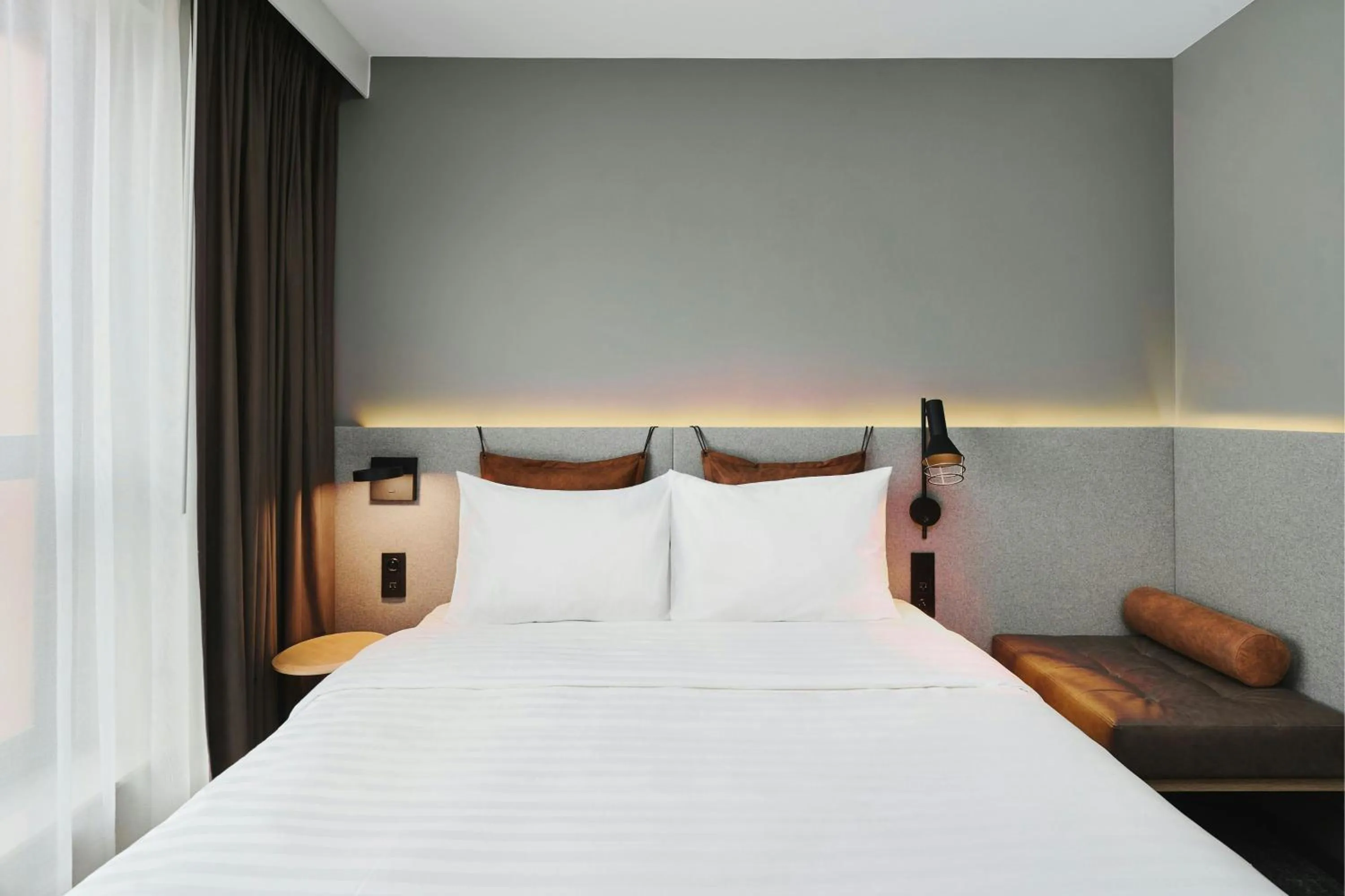 Photo of the whole room, Bed in Moxy Warsaw City