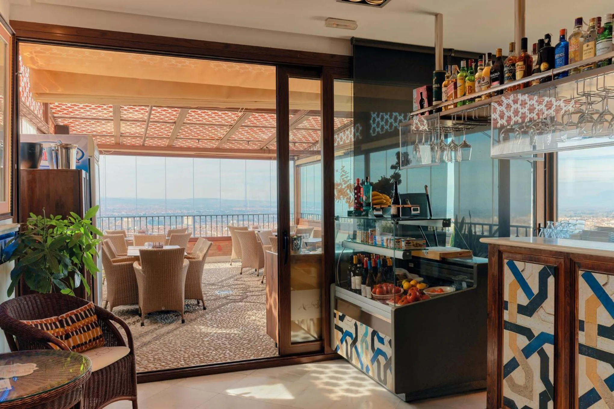 Lounge or bar in Hotel Mirador Arabeluj