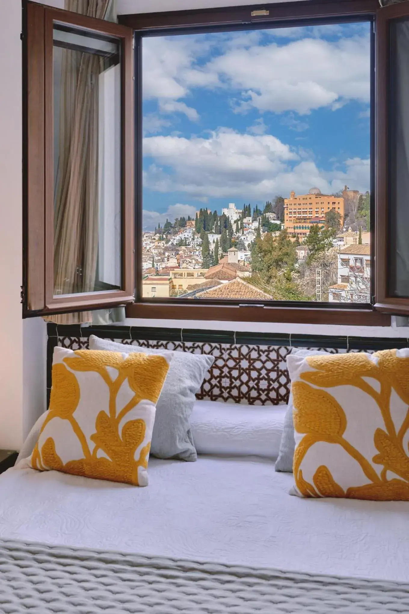 Economy Double Room in Hotel Mirador Arabeluj Economy Double Room in Hotel Mirador Arabeluj