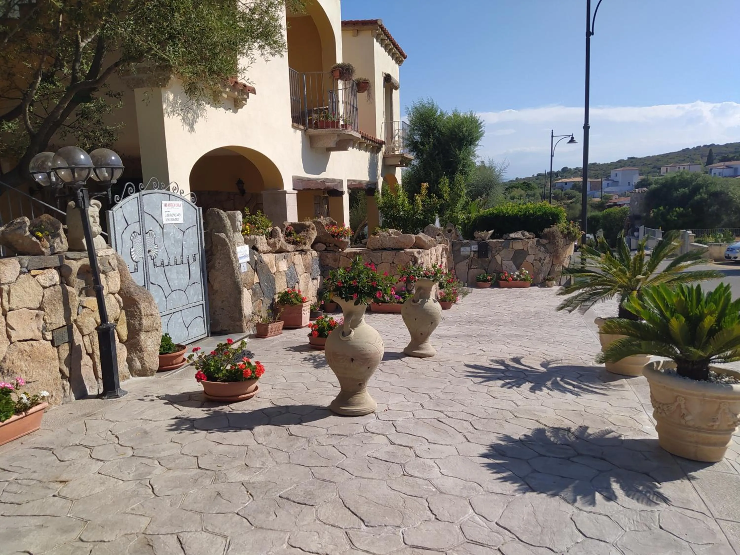 Property building in Antica Isola