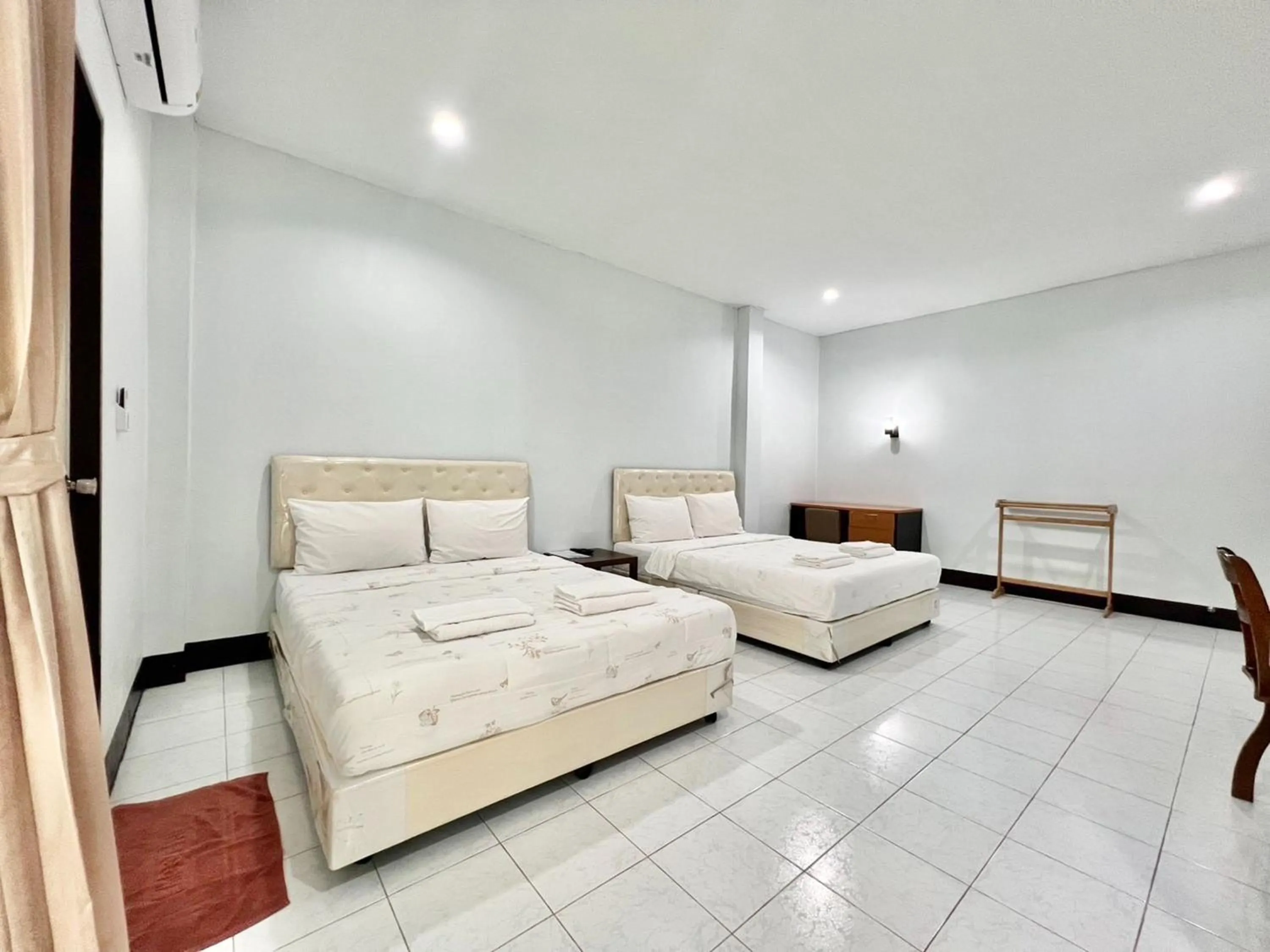 Bedroom, Bed in Ban Ton Resort