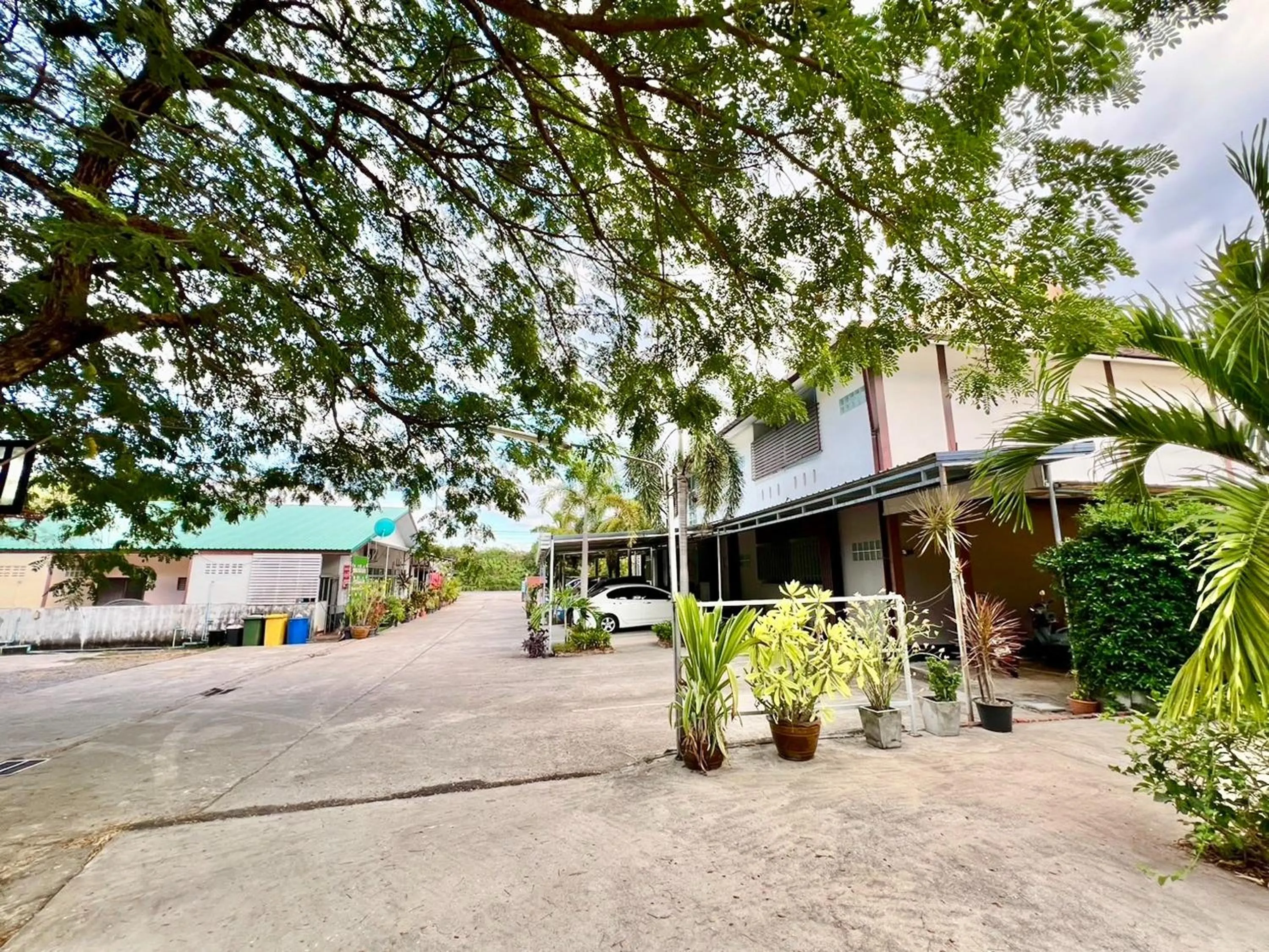 Property building in Ban Ton Resort