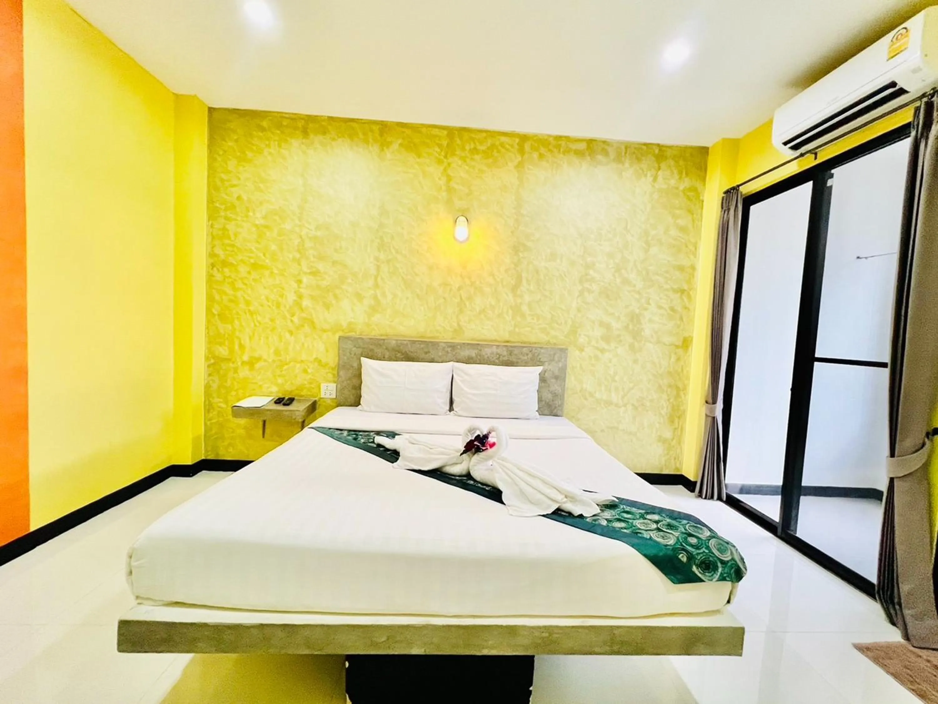 Bedroom, Bed in Ban Ton Resort