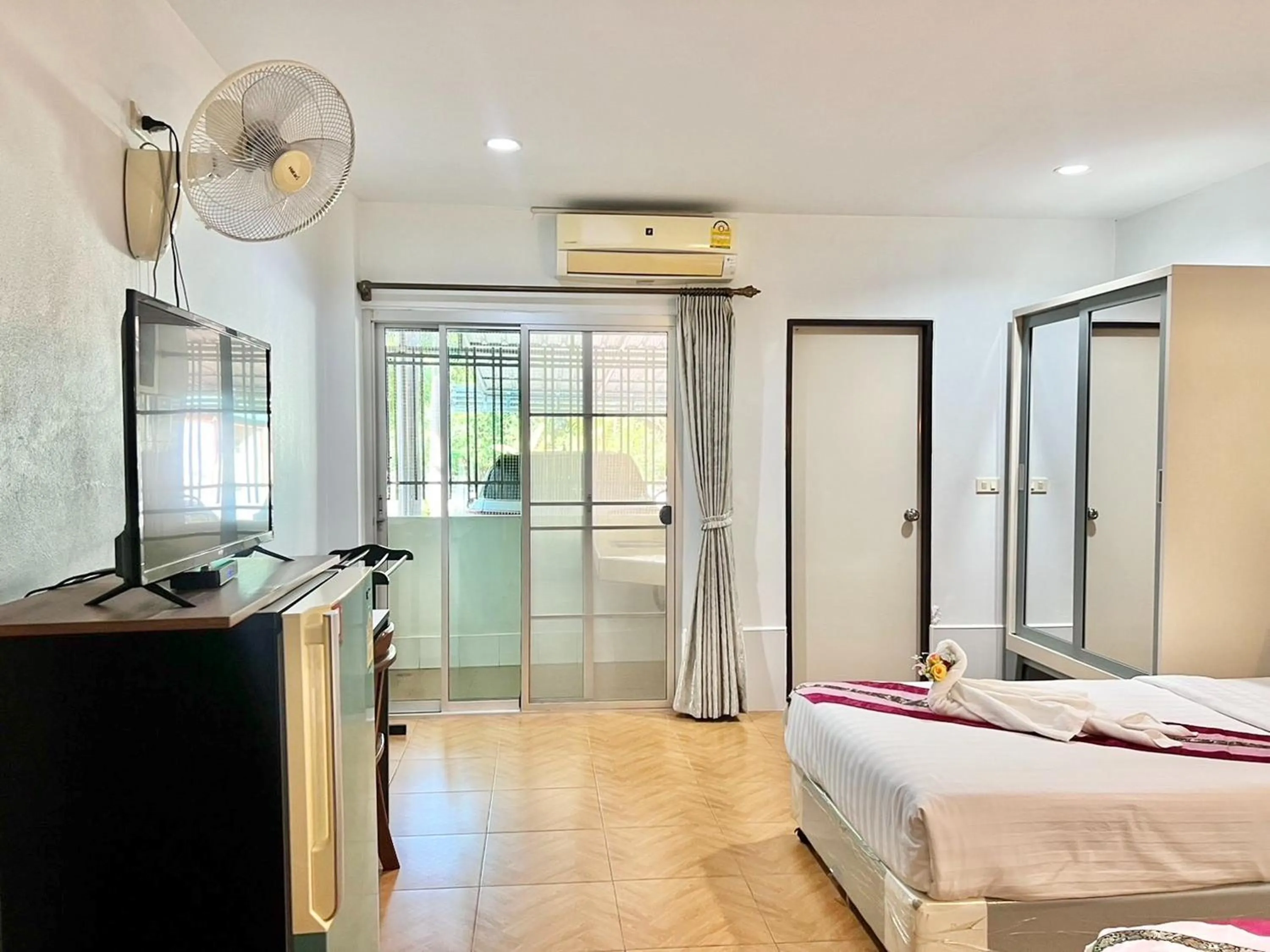 Bedroom, Bed in Ban Ton Resort