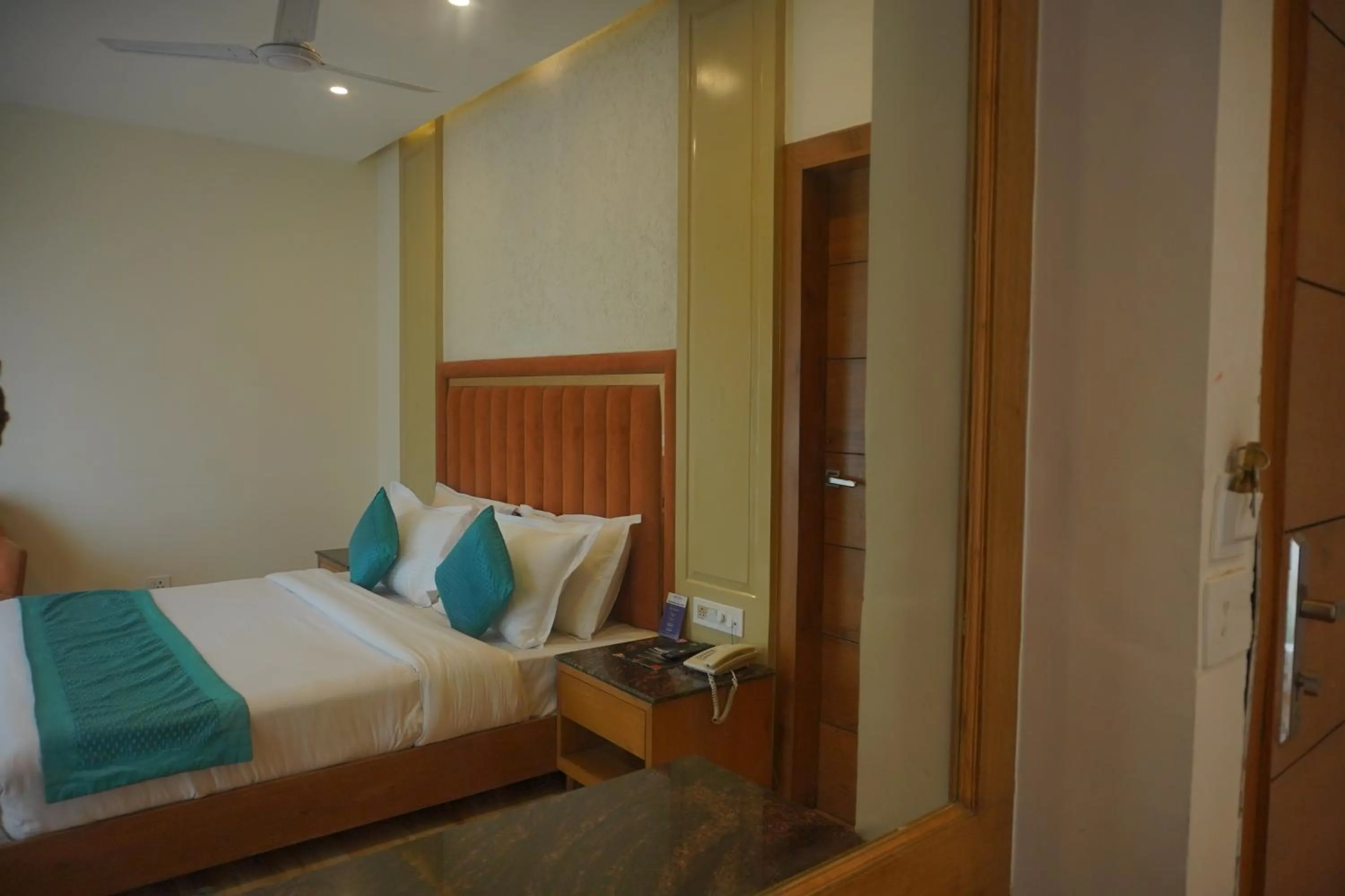 Bedroom, Bed in Luxury Inn by Stotrak Hotels