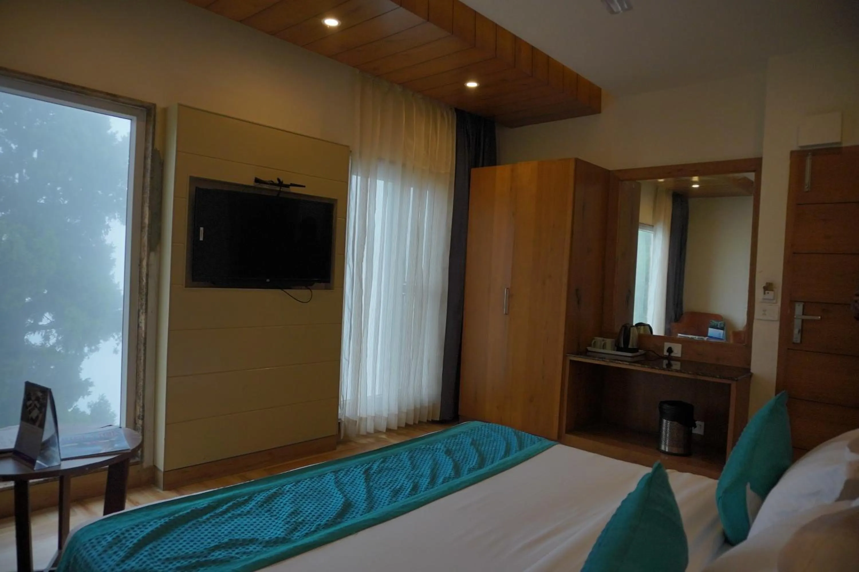 Bedroom, Bed in Luxury Inn by Stotrak Hotels