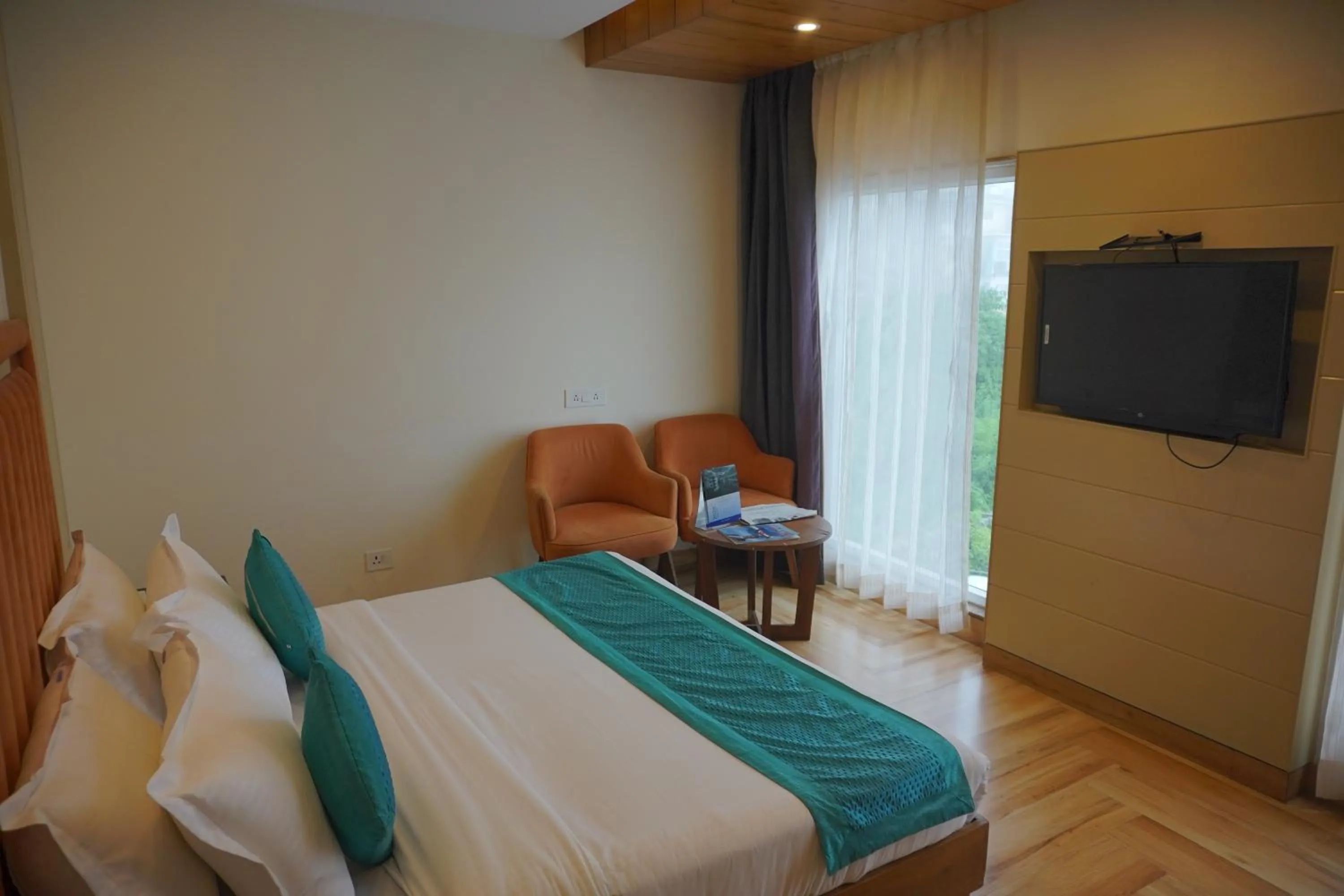 Bedroom, Bed in Luxury Inn by Stotrak Hotels