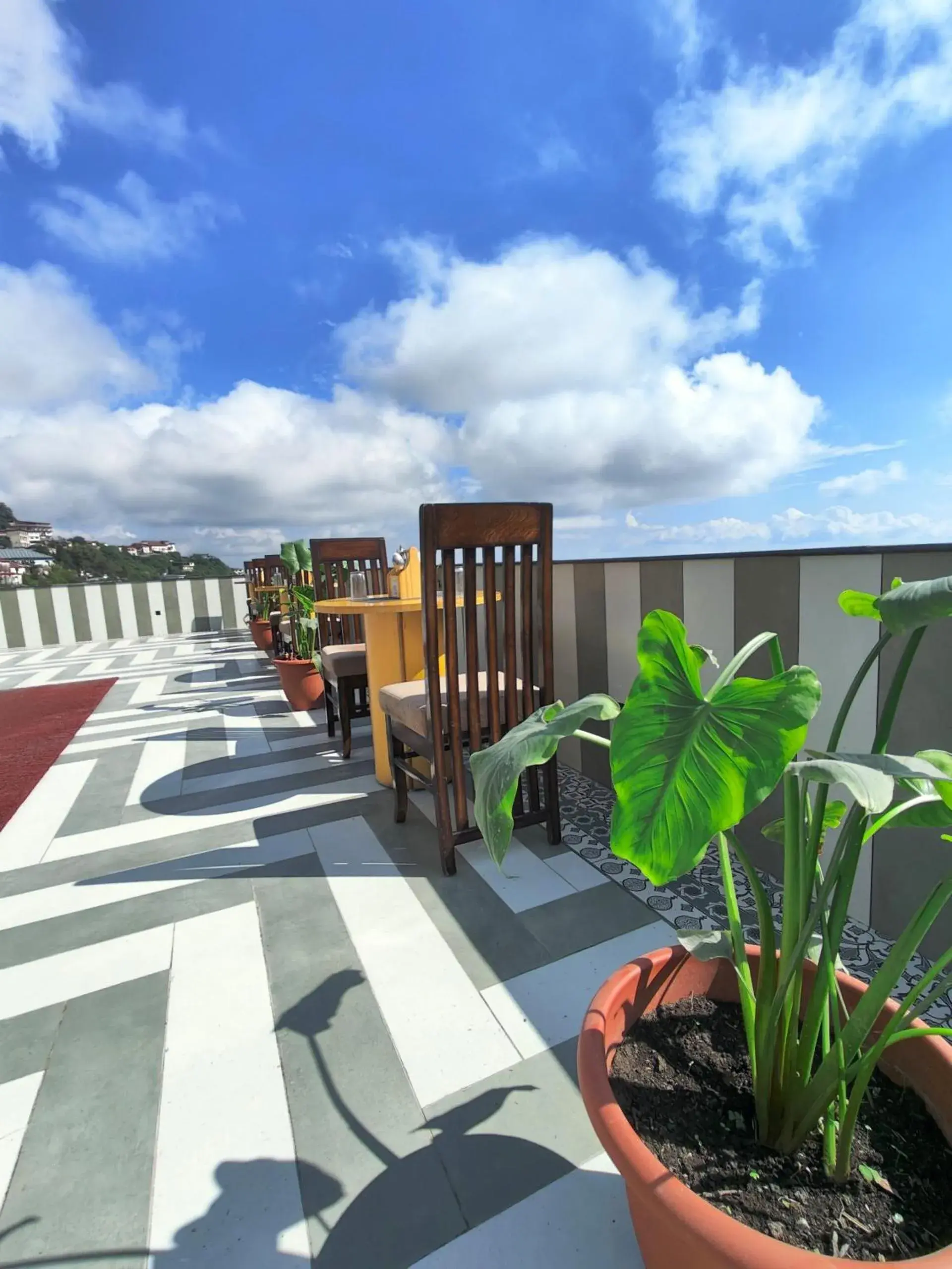 Restaurant/places to eat in Luxury Inn by Stotrak Hotels Restaurant/places to eat in Luxury Inn by Stotrak Hotels