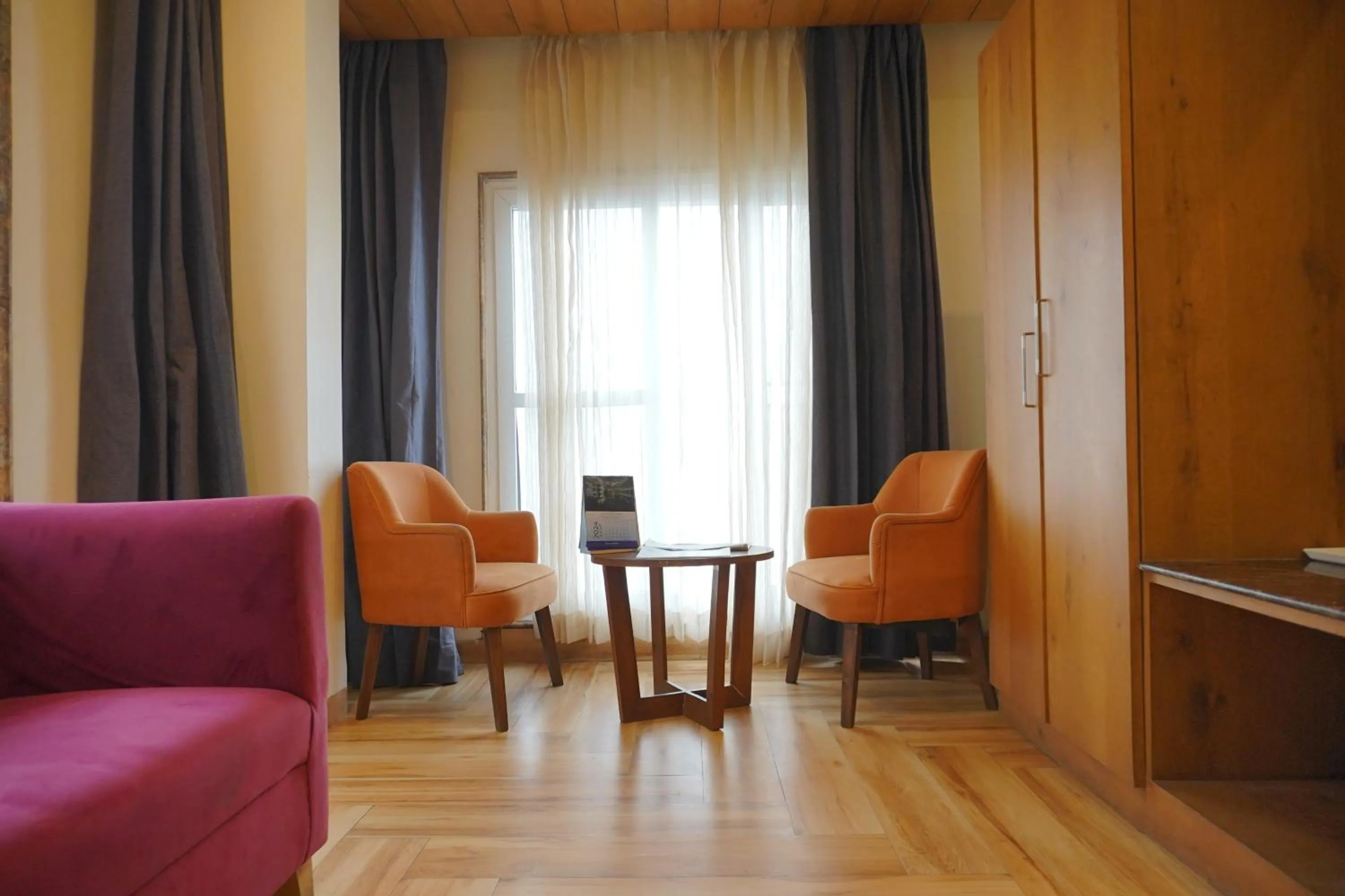 Luxury Inn by Stotrak Hotels