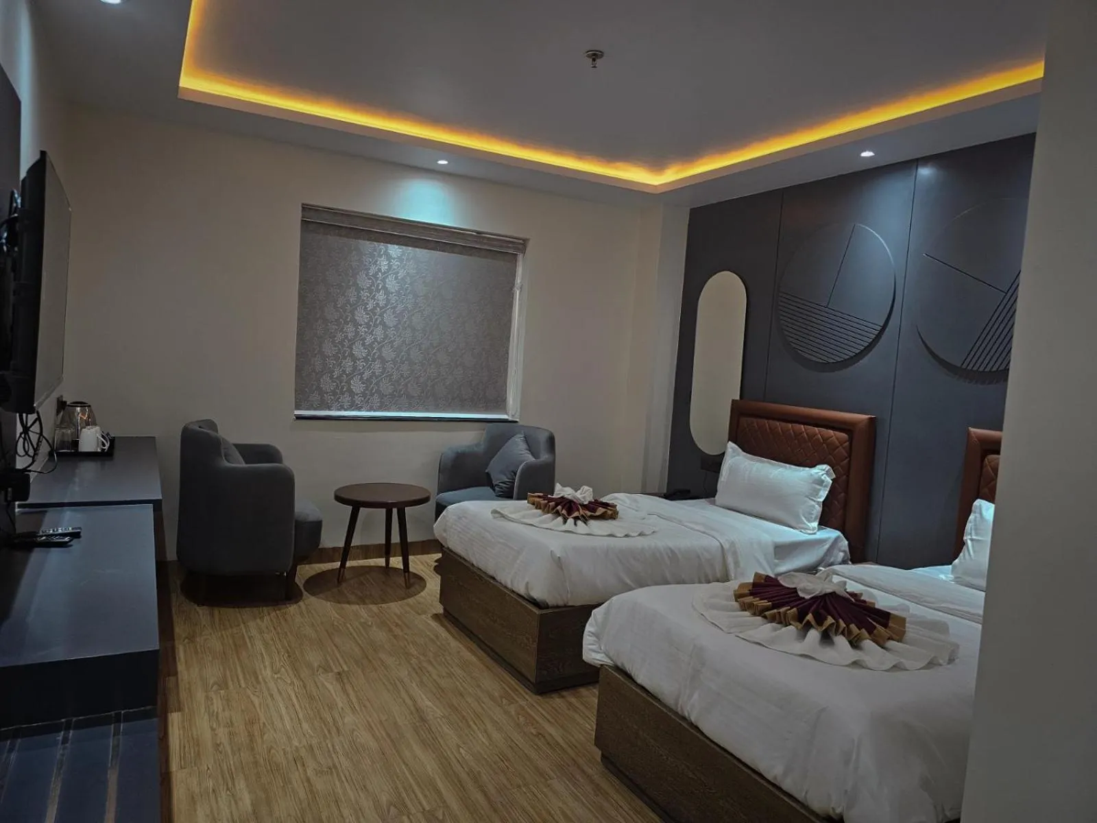 Photo of the whole room, Bed in Hotel Elara