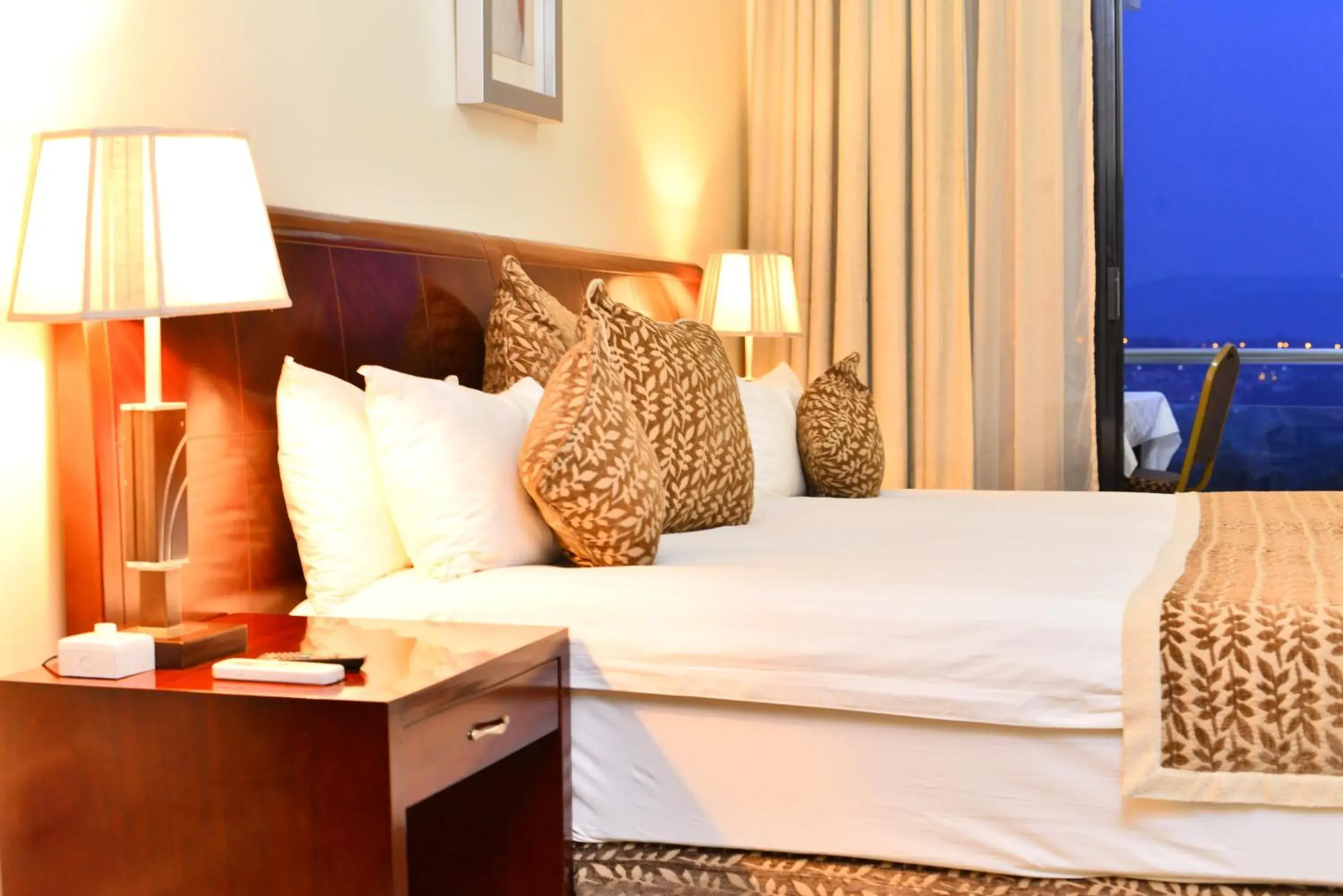 Deluxe Double Room (2 Adults + 1 Child) in The Manor Hotel Deluxe Double Room (2 Adults + 1 Child) in The Manor Hotel