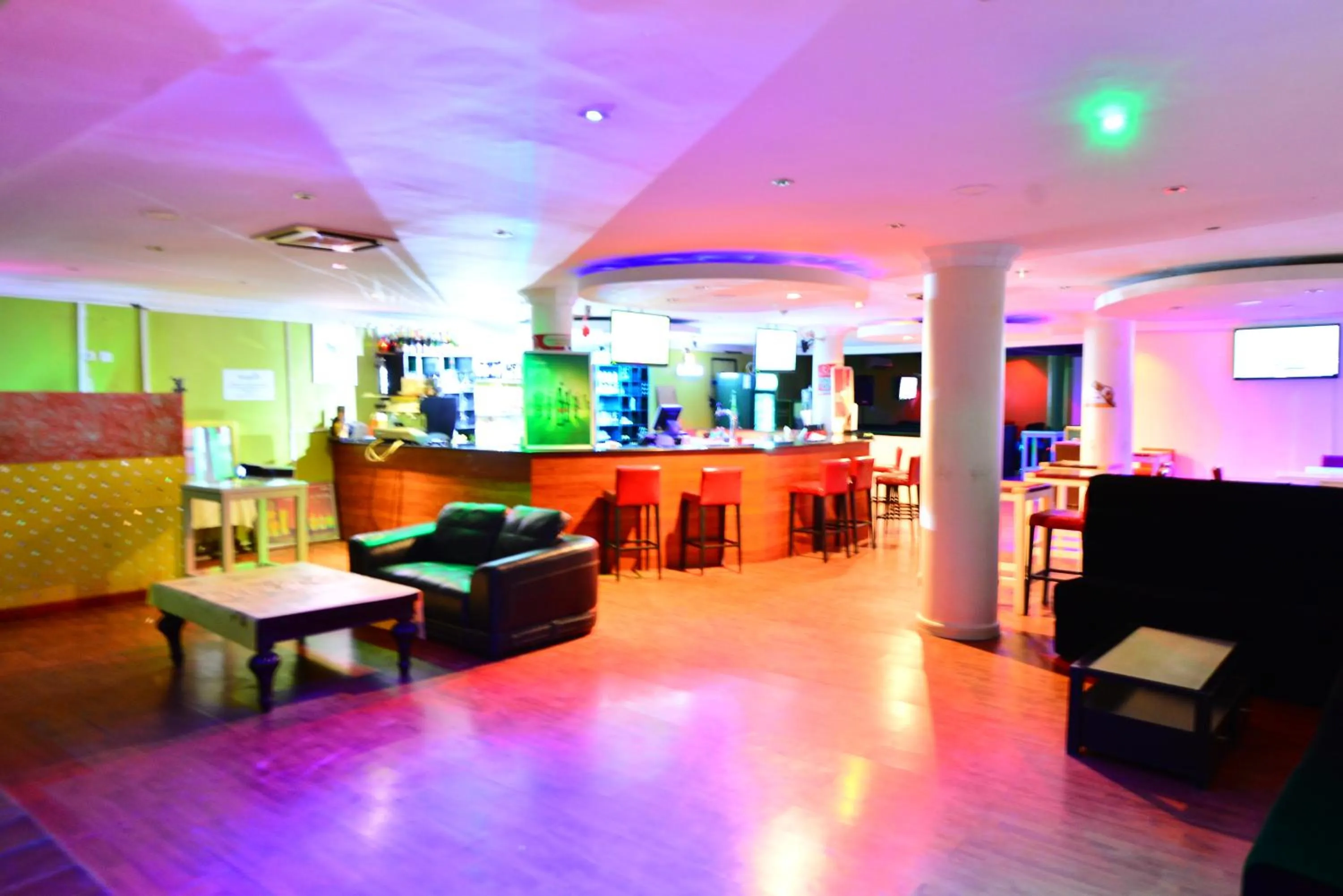 Billiard in The Manor Hotel