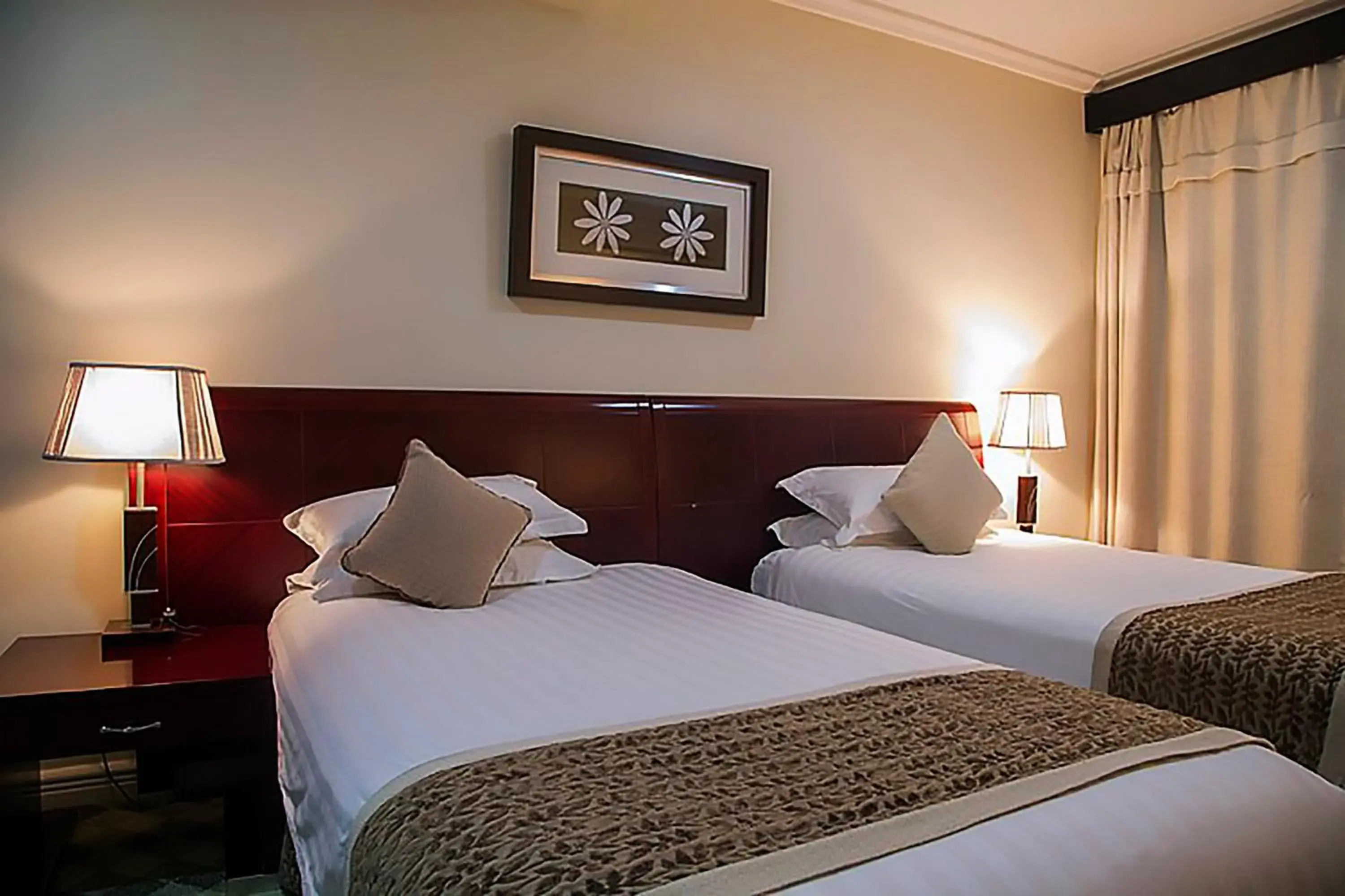 Deluxe Twin Room in The Manor Hotel Deluxe Twin Room in The Manor Hotel