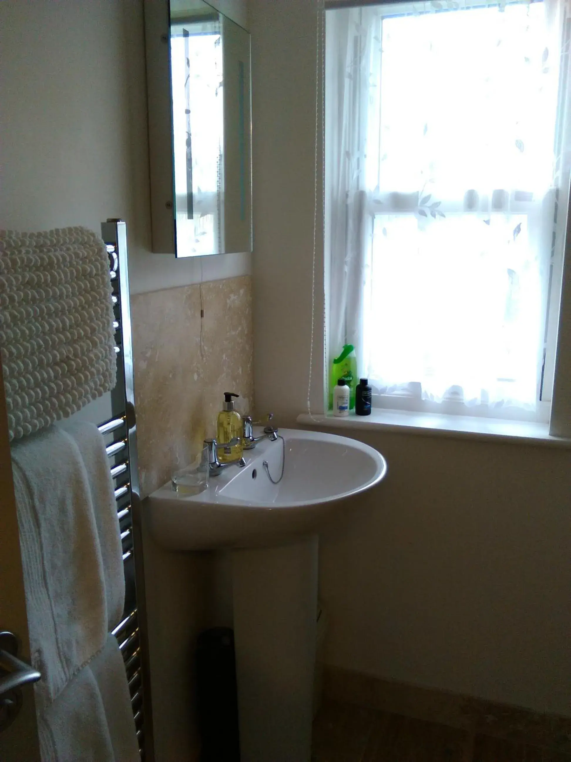 Twin Room - single occupancy in Tirah Guest House Twin Room - single occupancy in Tirah Guest House