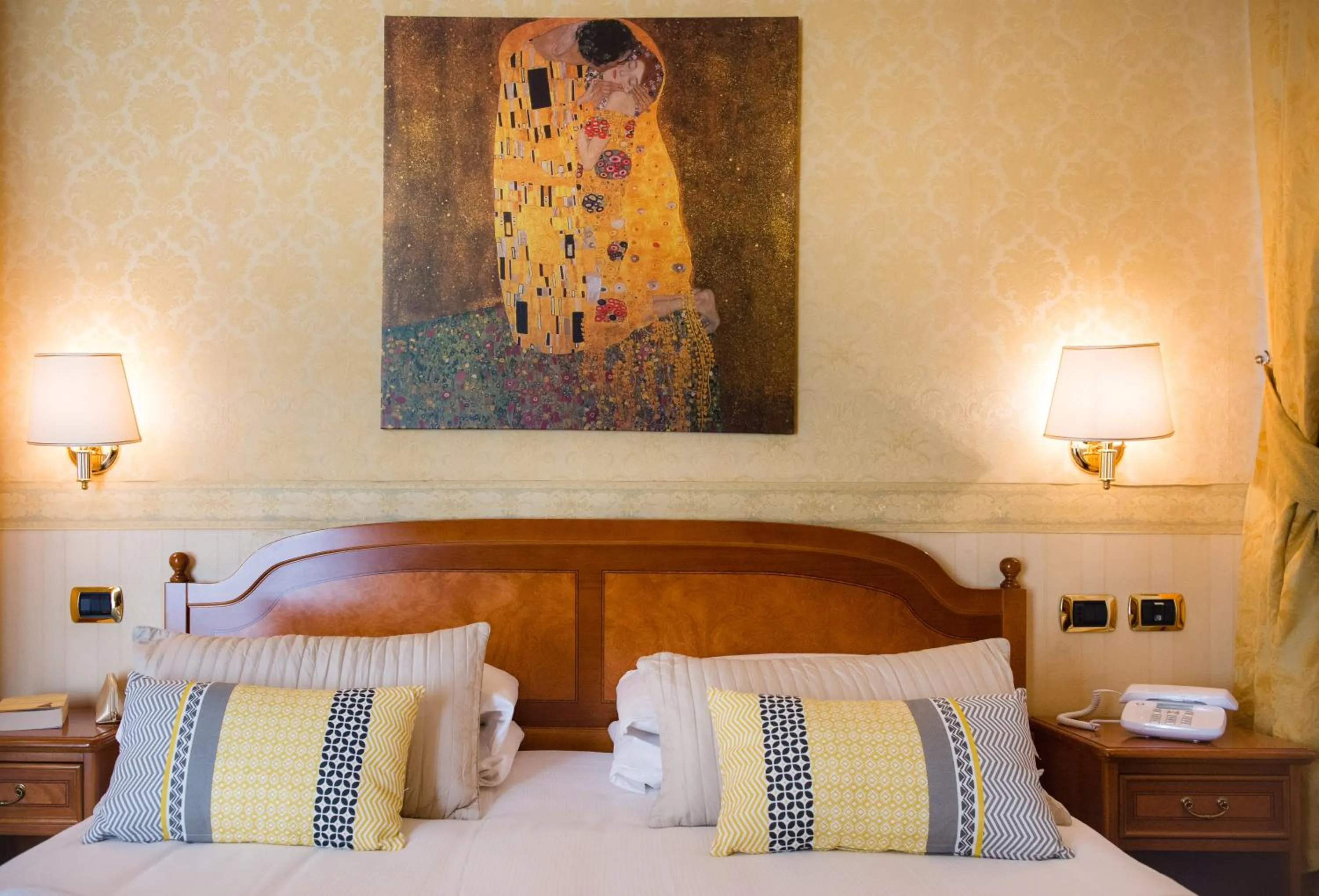 Bed in Hotel Amadeus