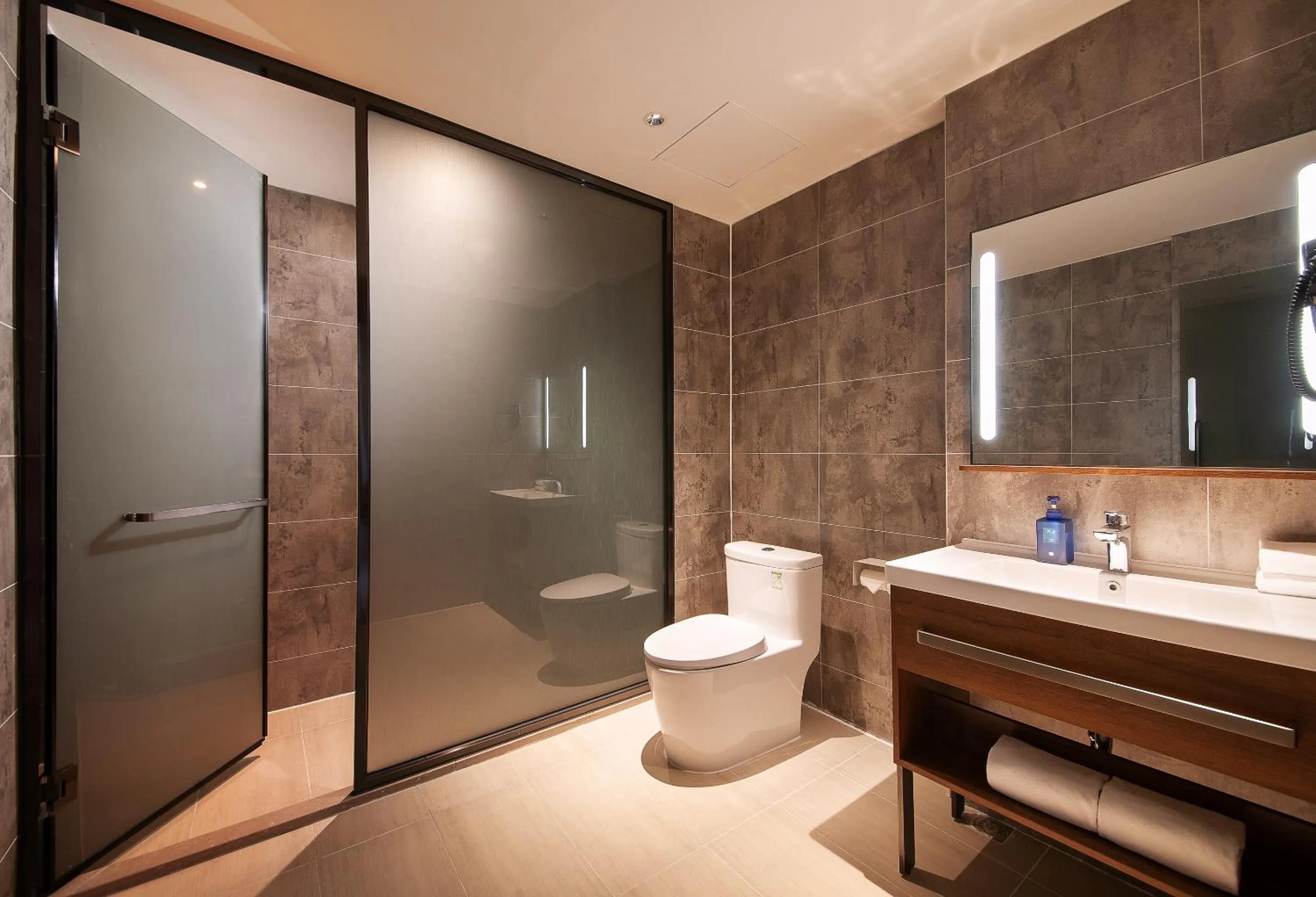 Bathroom in Hanting Hotel Shanghai Lujiazui Pudong South Road