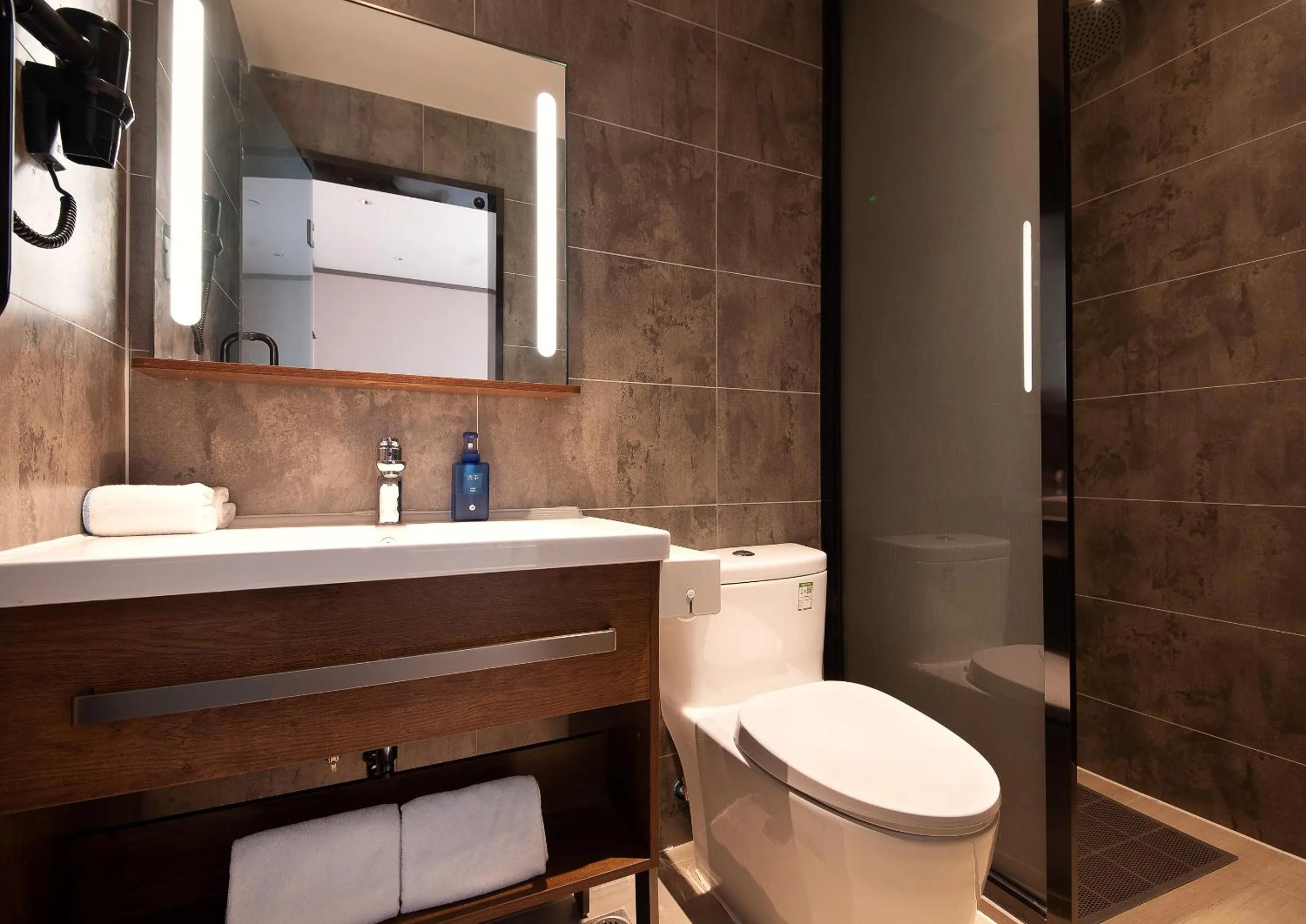 Bathroom in Hanting Hotel Shanghai Lujiazui Pudong South Road