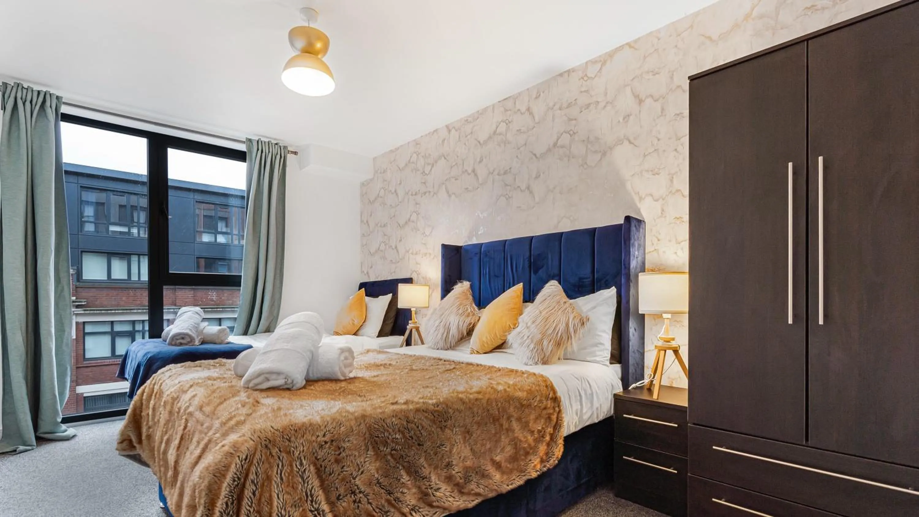 Oceanic Bliss Sleeps 7 with Netflix