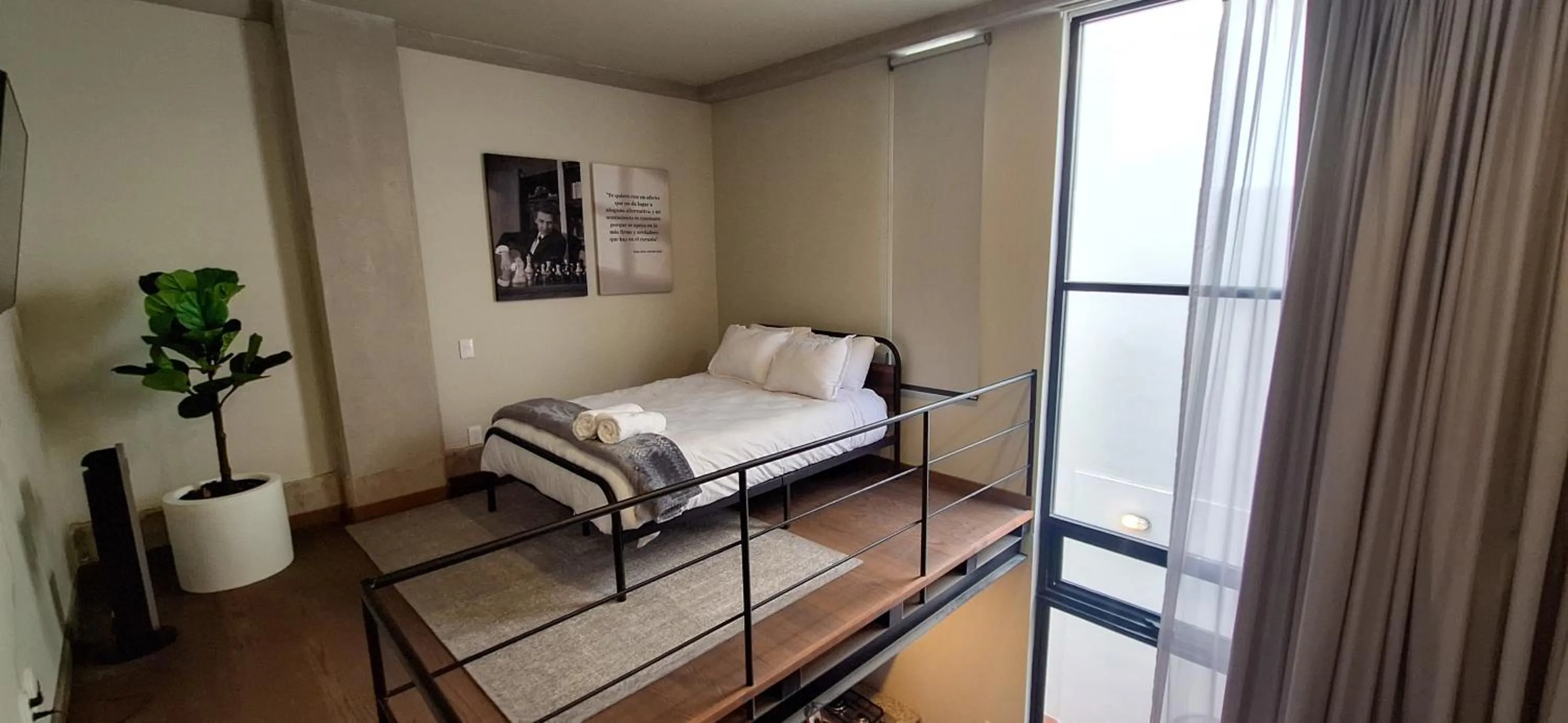 Studio - Split Level in Casa 8
