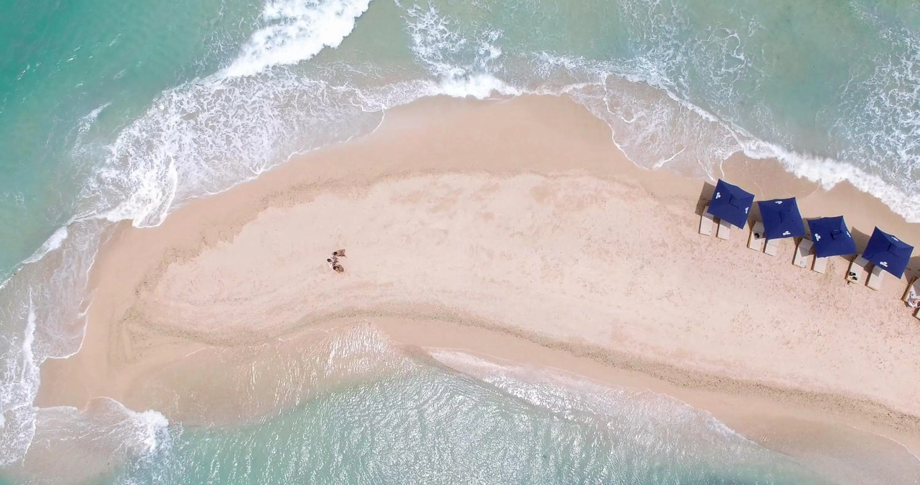 Beach in Isla Corona
