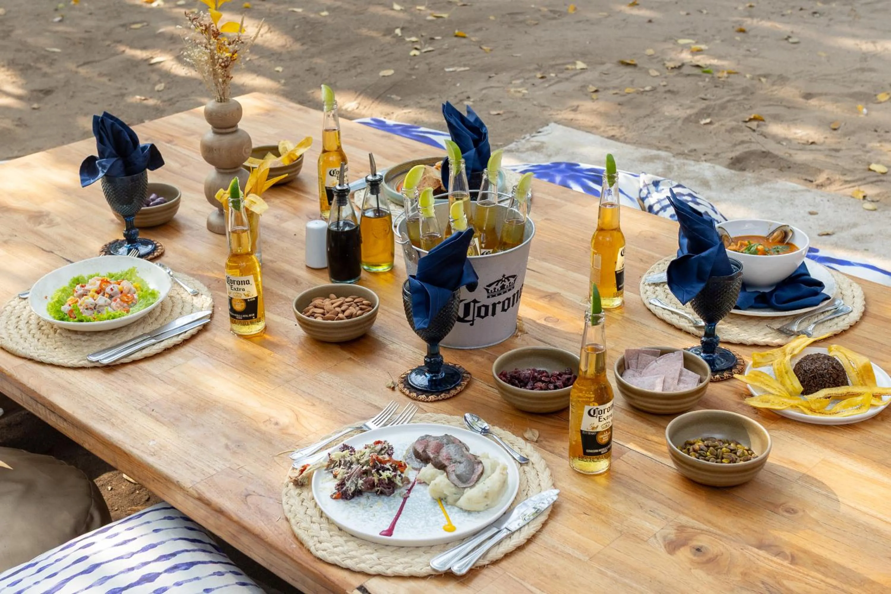 Lunch in Isla Corona