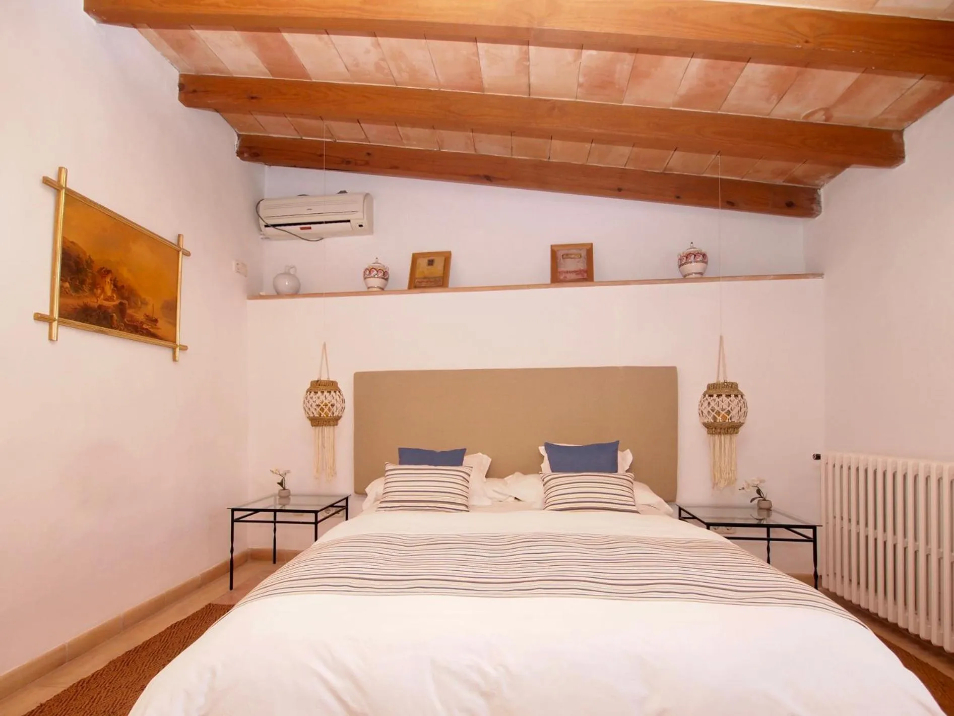 Bedroom, Bed in León de Sineu