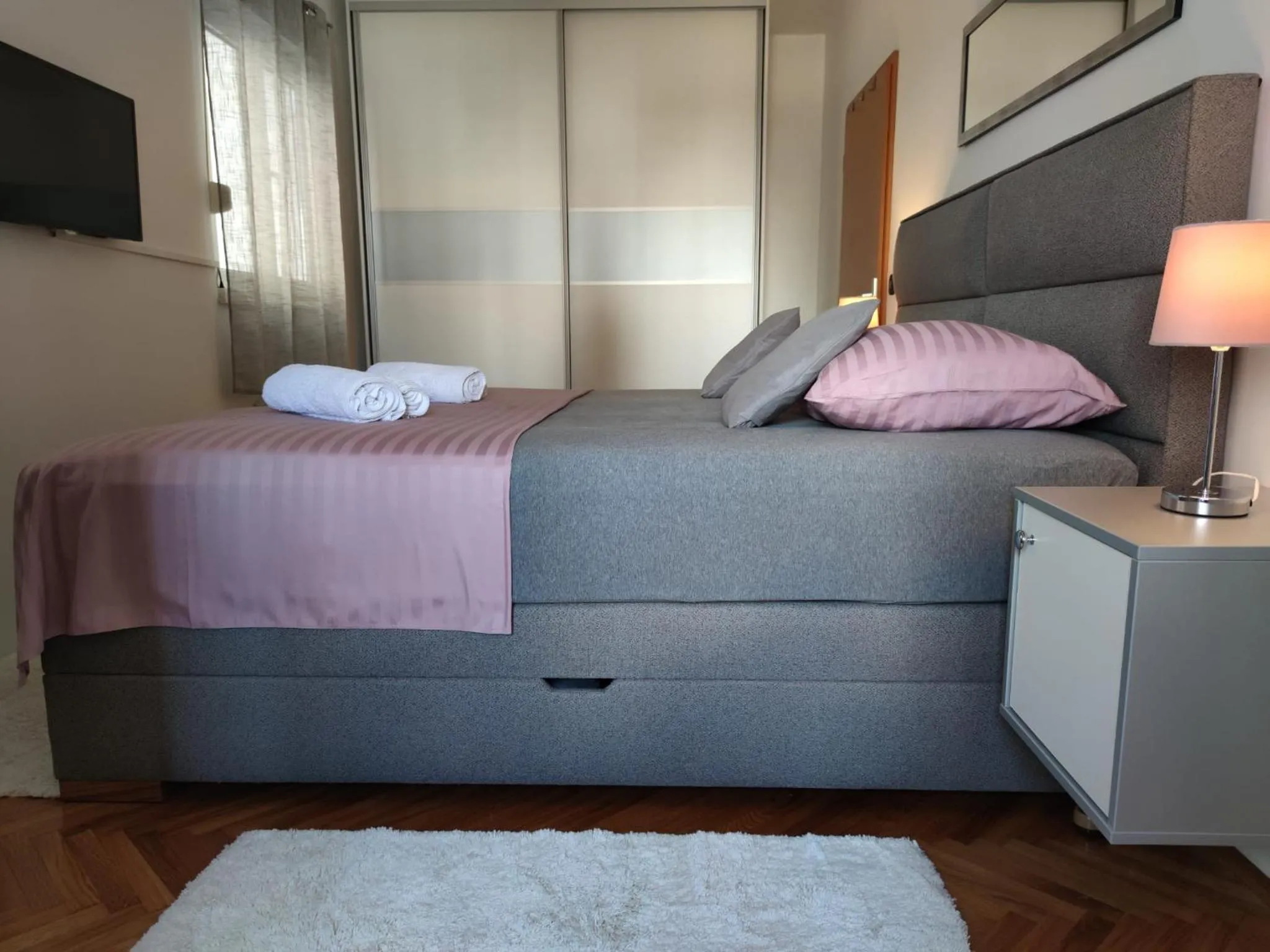 Bed in Apartment Sve u 5 minuta