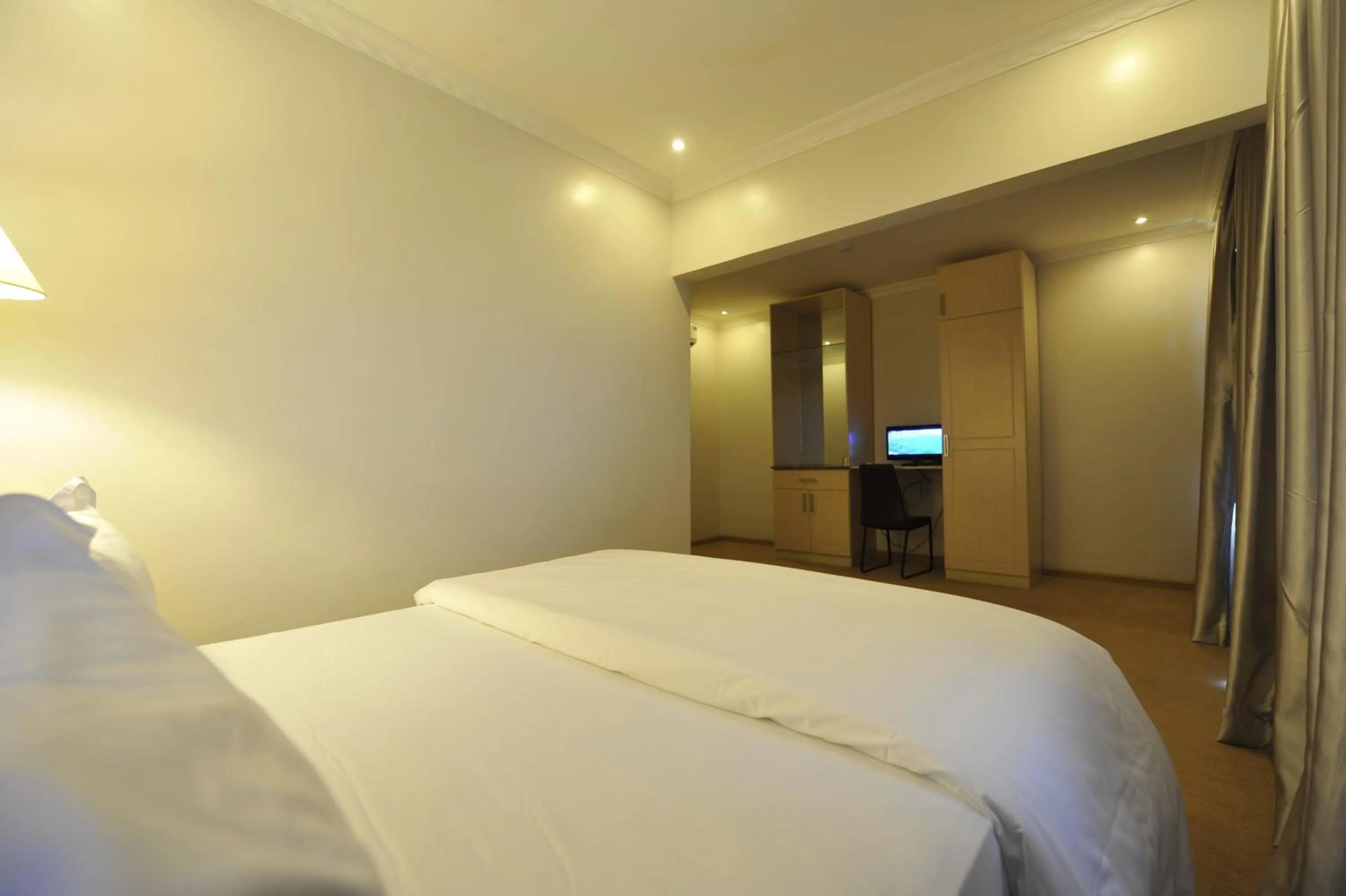 Photo of the whole room, Bed in Gloria Hotel