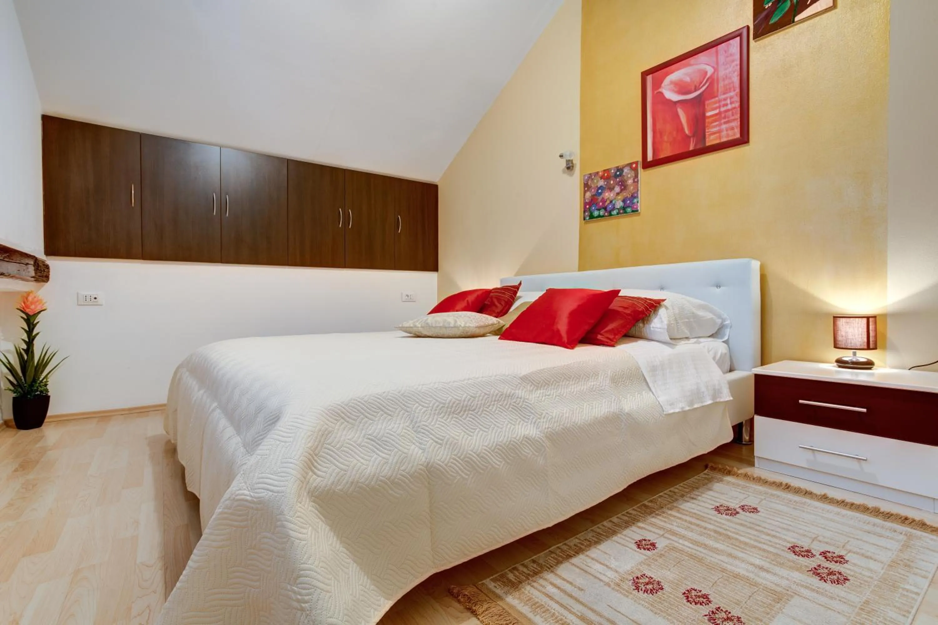 Bed in Apartment Welcome