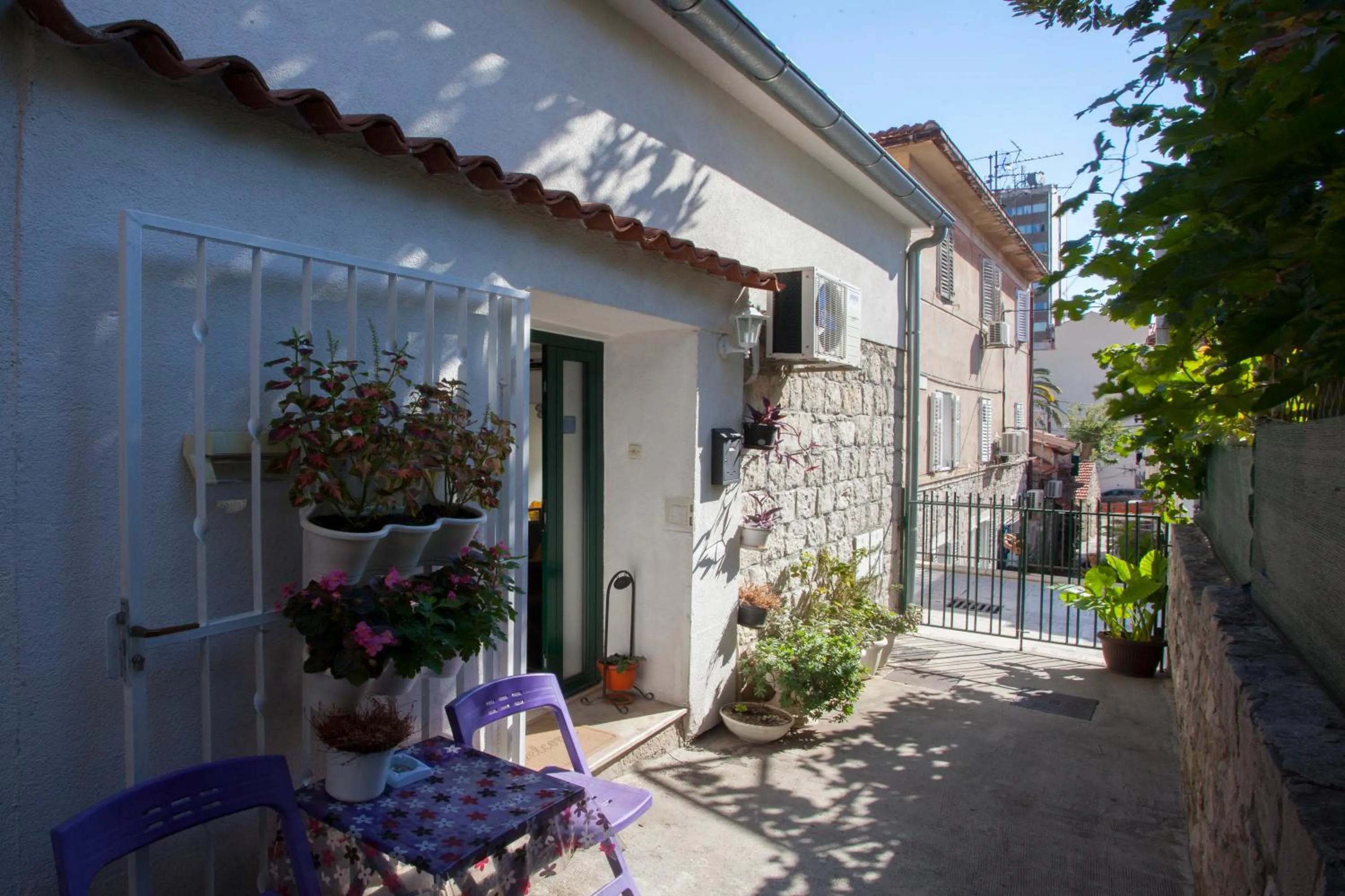 Property building in Apartment Welcome