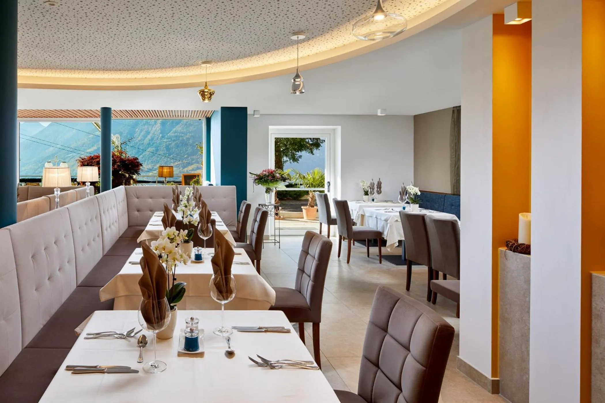 Restaurant/places to eat in Hotel Paradies