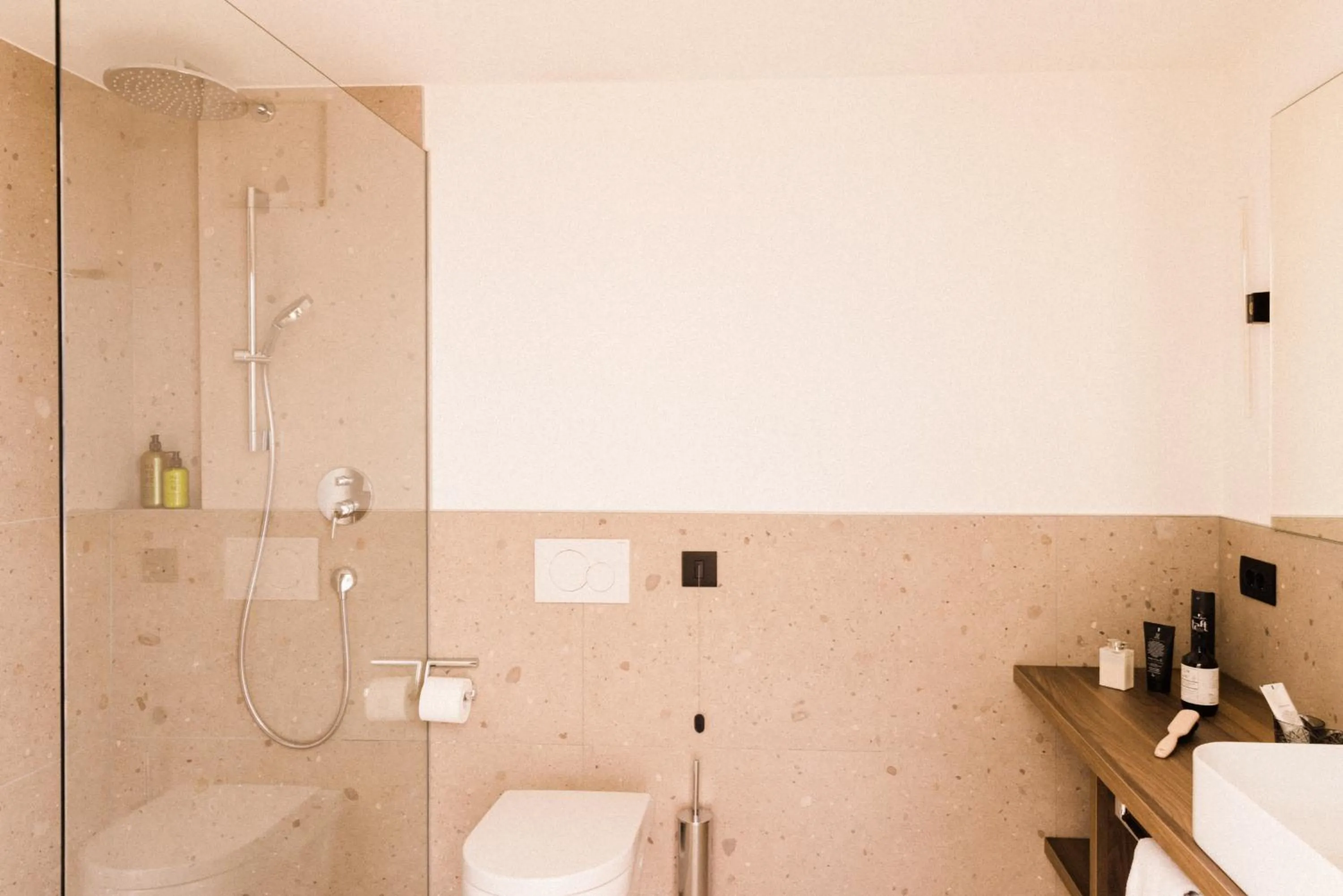 Bathroom in Hotel Paradies
