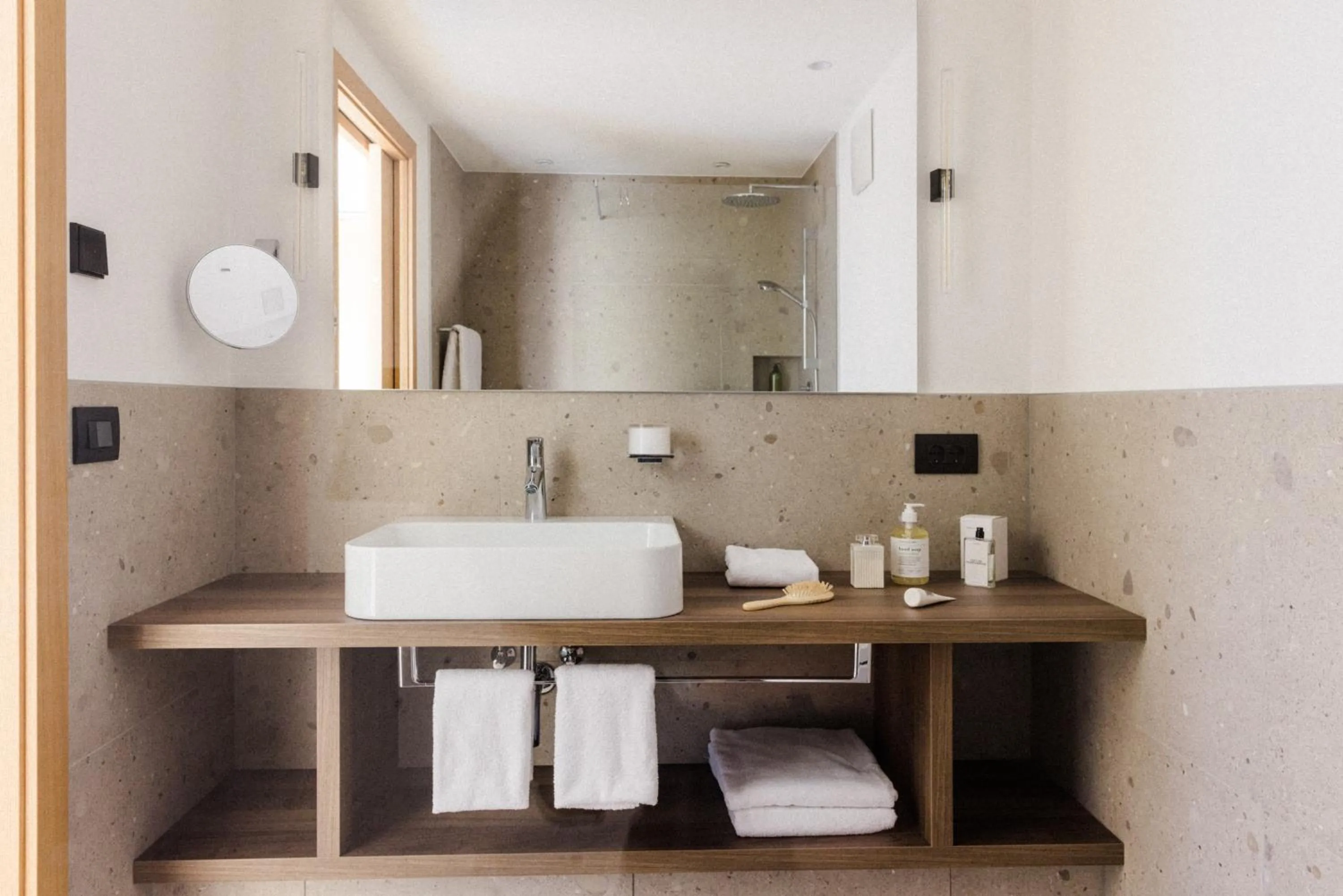 Bathroom in Hotel Paradies