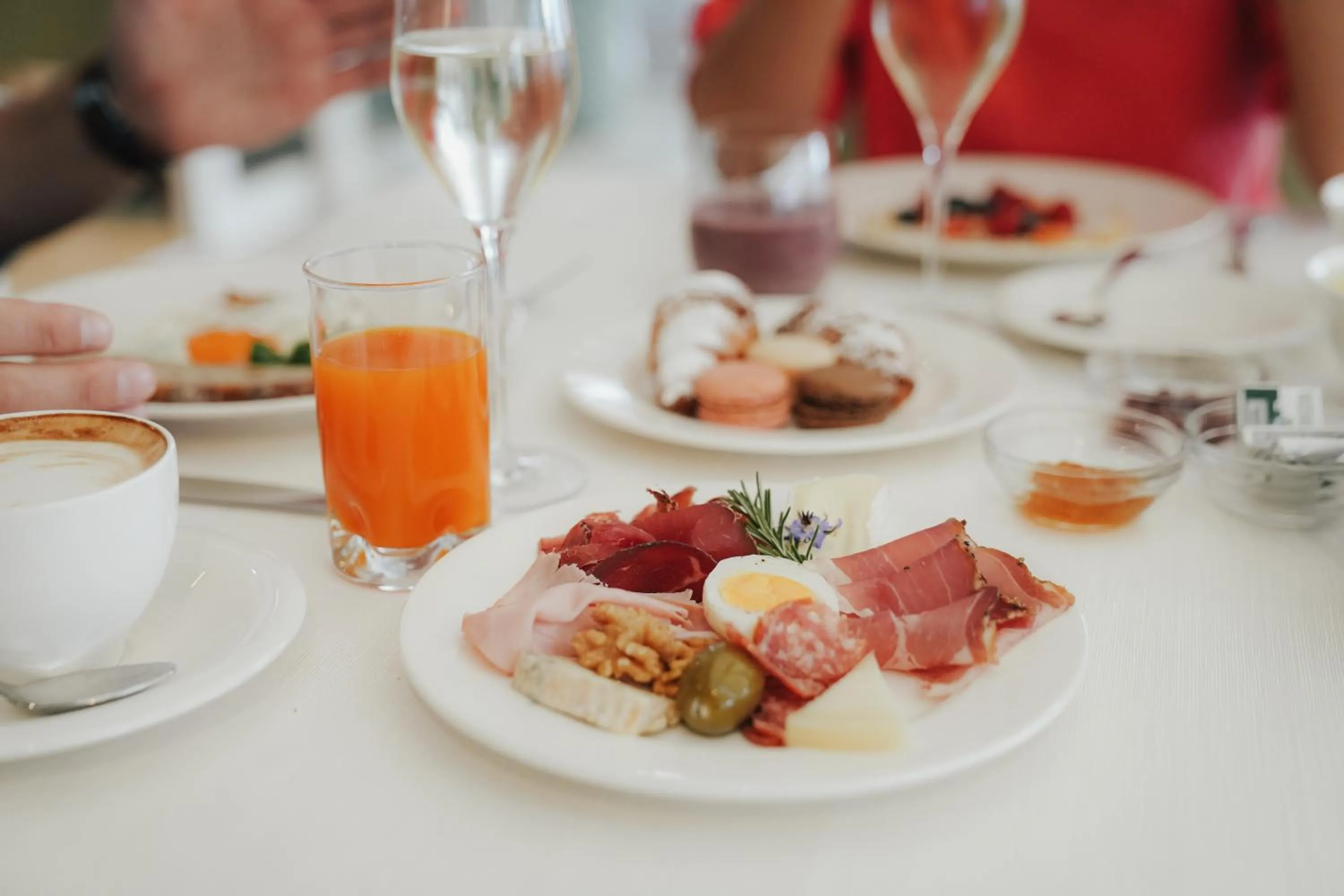 Breakfast in Hotel Paradies
