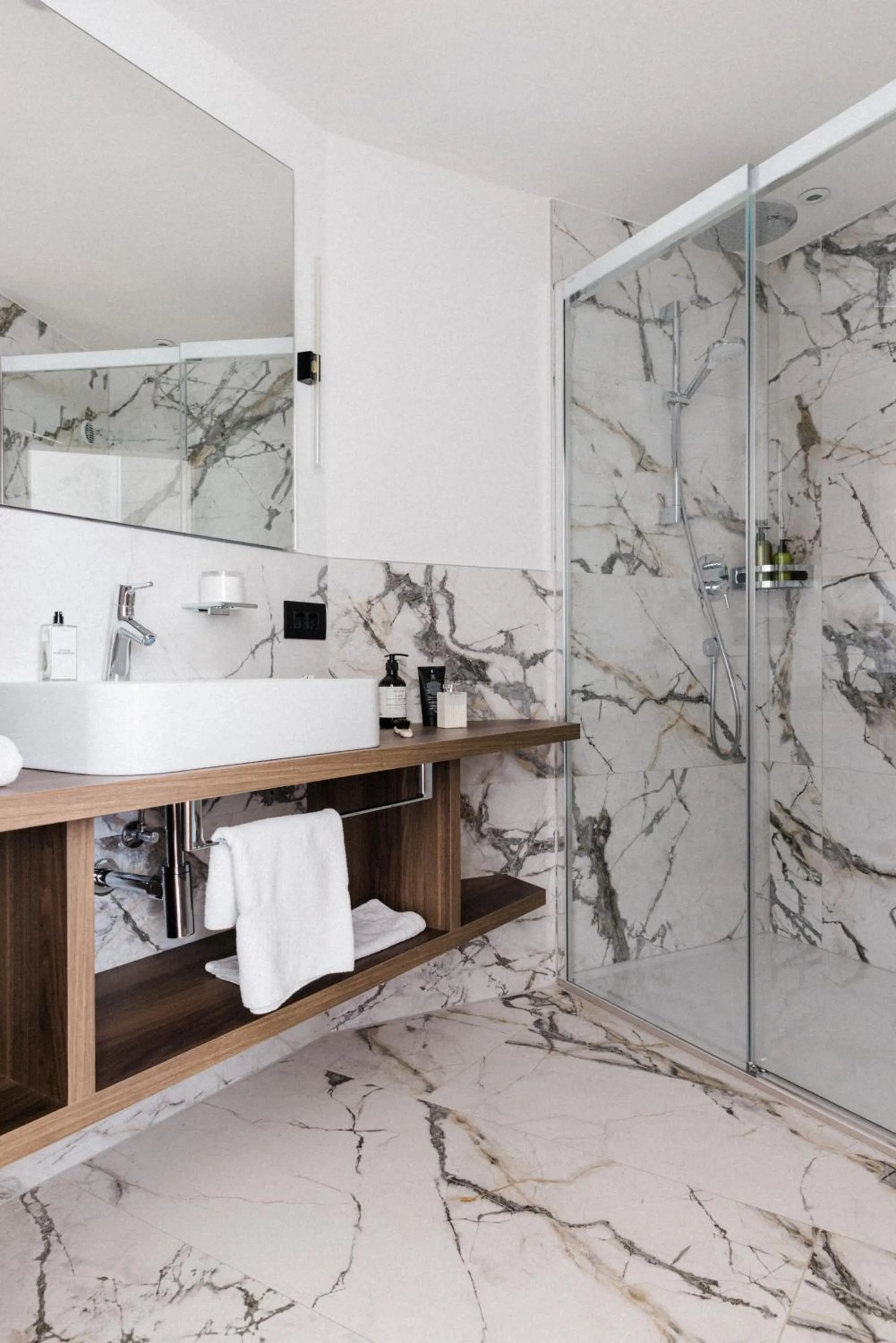 Bathroom in Hotel Paradies