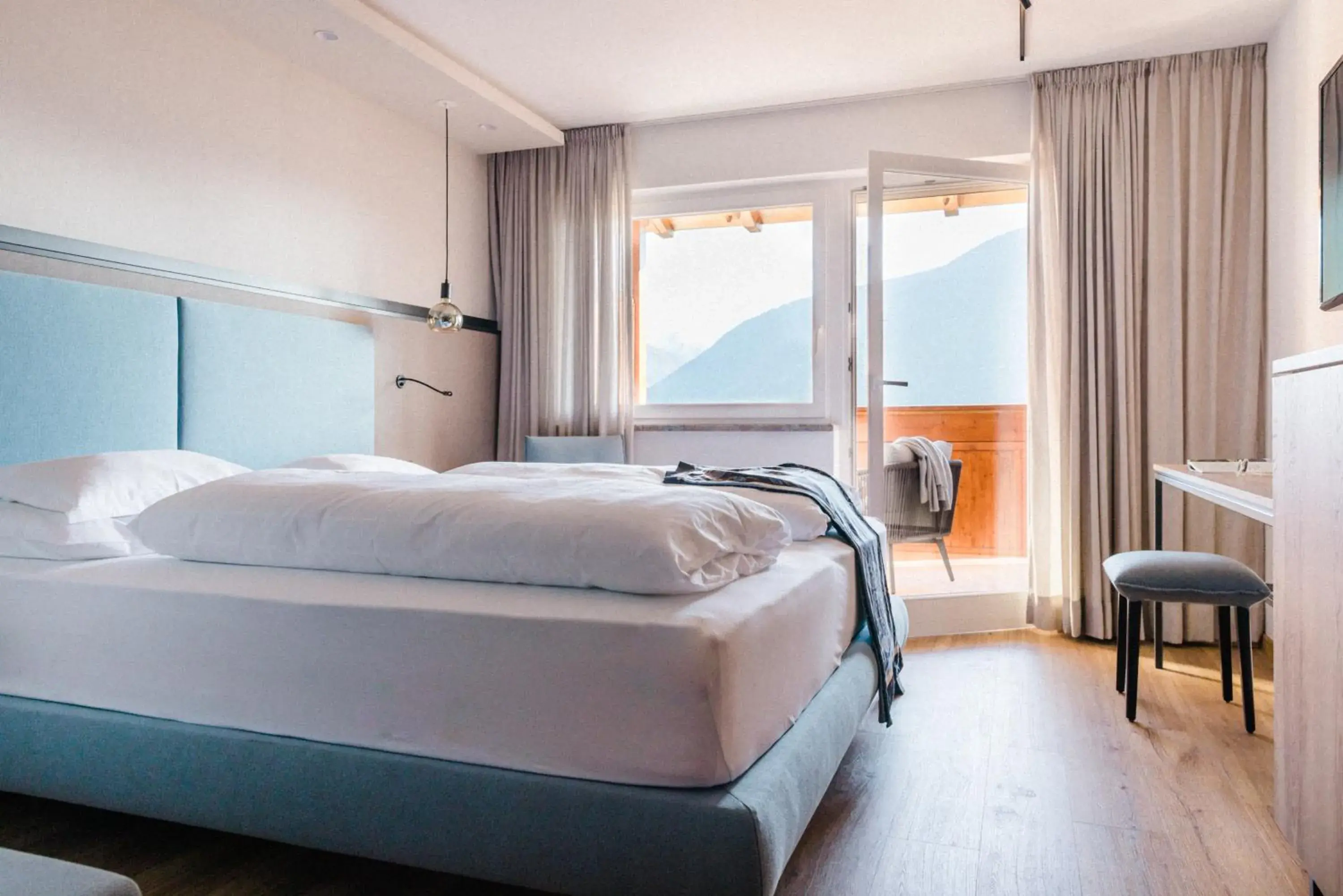 Small Double Room with Balcony in Hotel Paradies Small Double Room with Balcony in Hotel Paradies