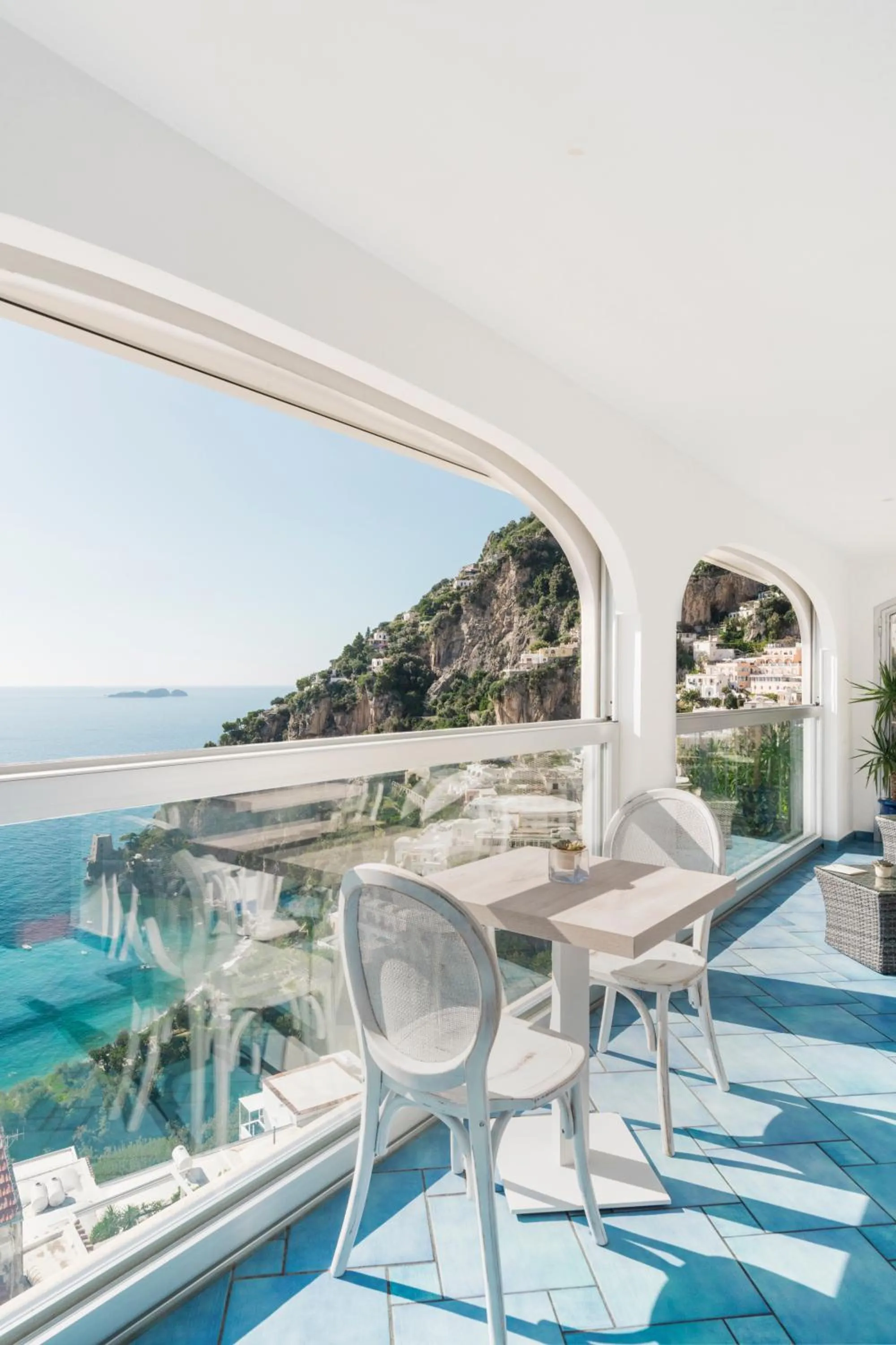 Lounge or bar in Hotel Il Gabbiano