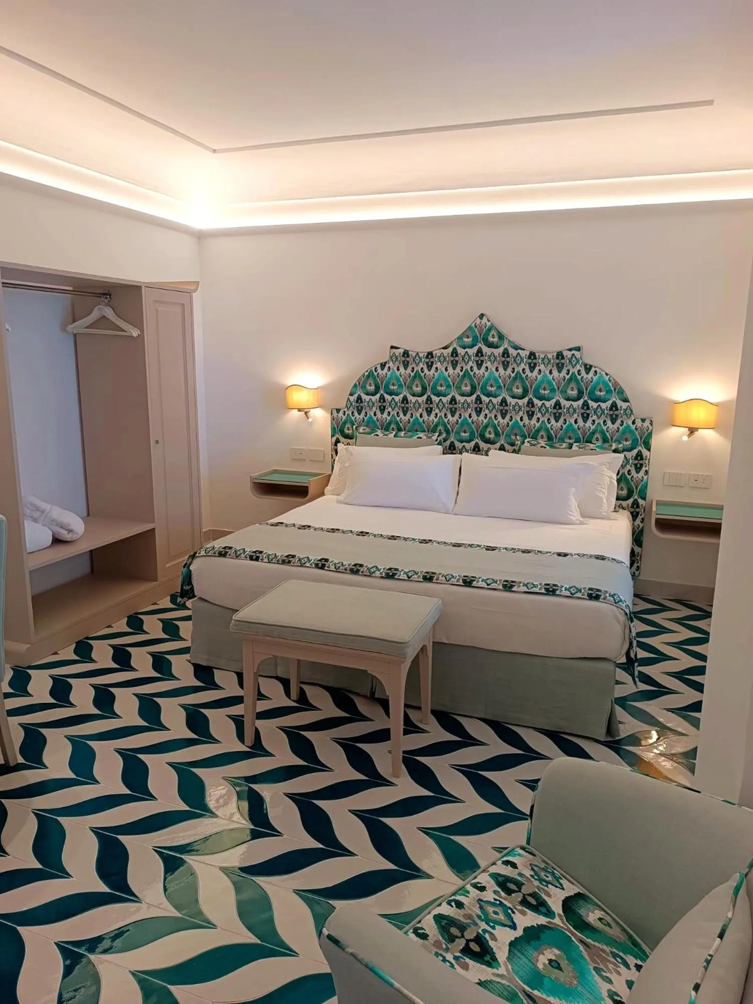 Bed in Hotel Il Gabbiano