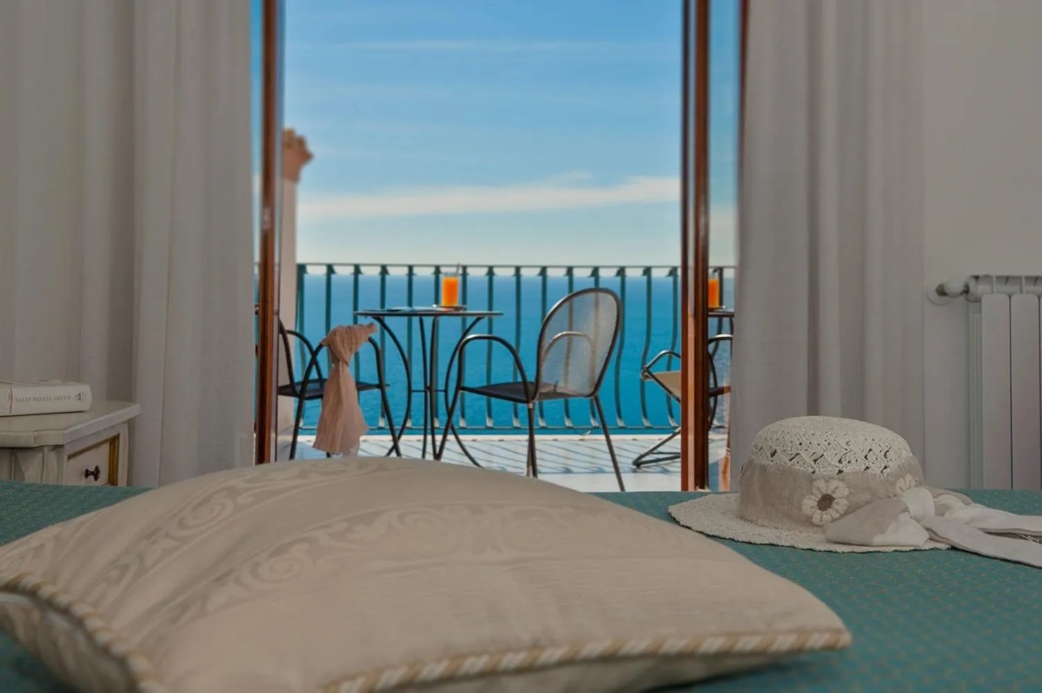 Balcony/Terrace, Bed in Hotel Il Gabbiano