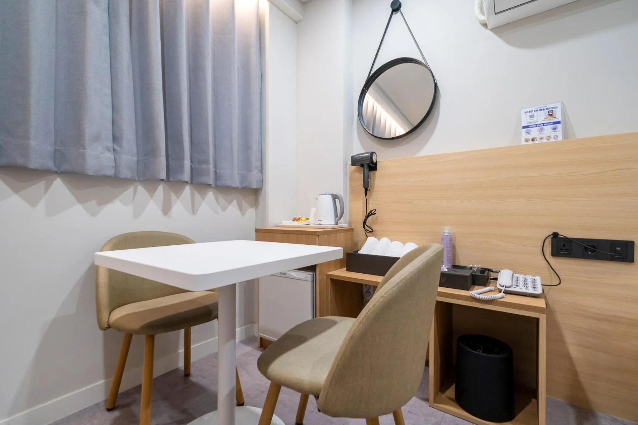 Seating area in Alma Hotel