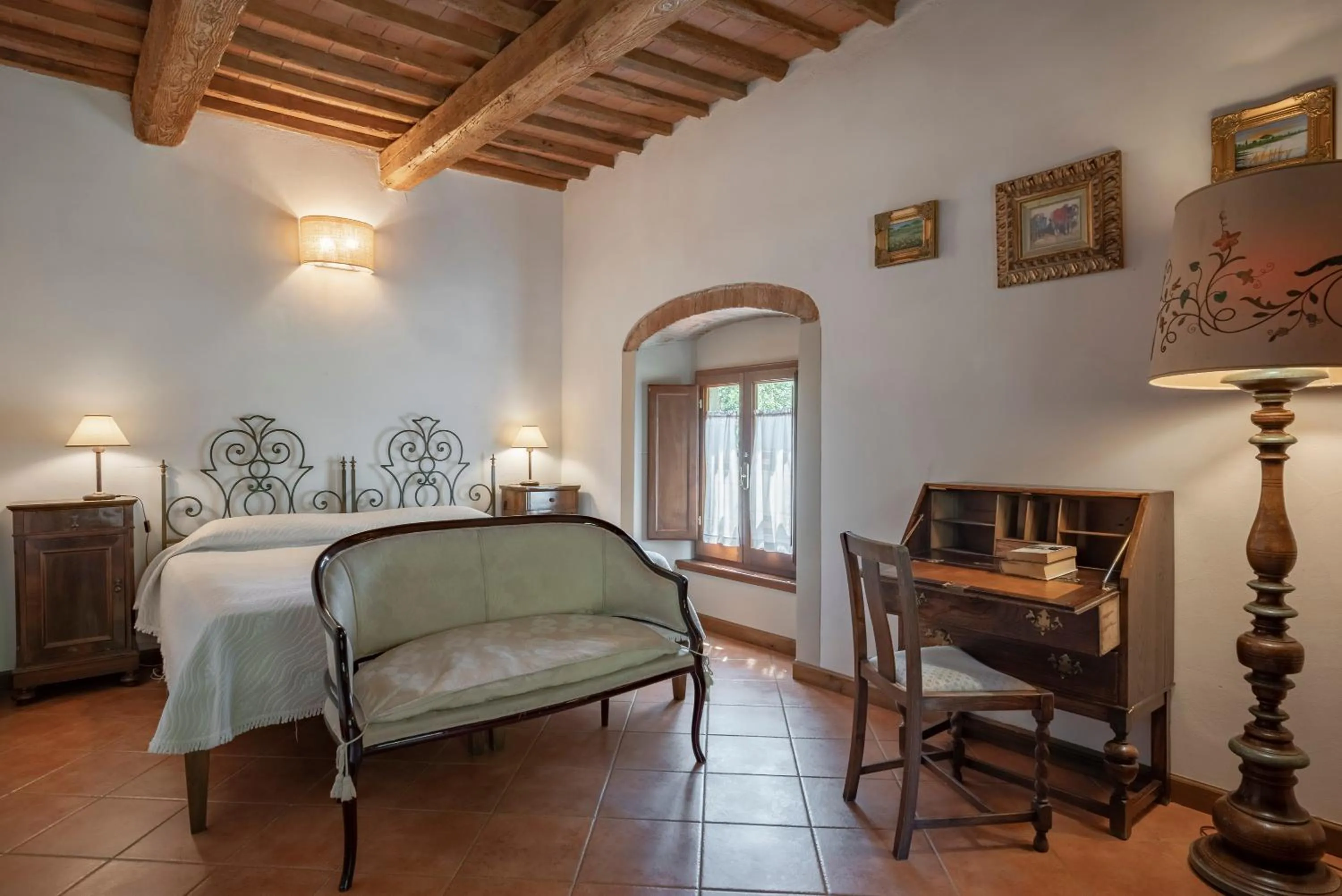 Bed in Villaggio Albergo San Lorenzo e Santa Caterina