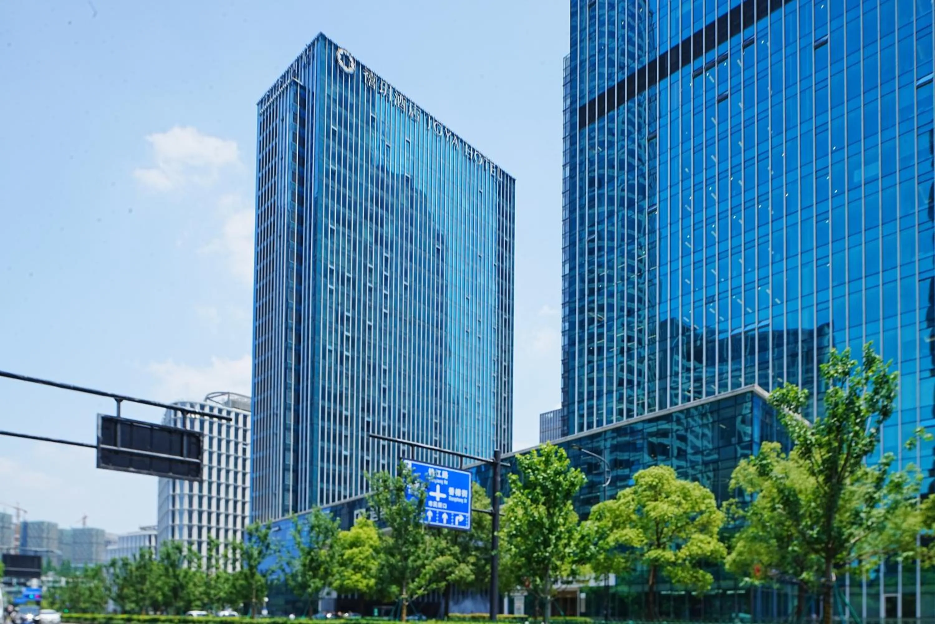 Property building in JOYA Hangzhou Qianjiang New Town