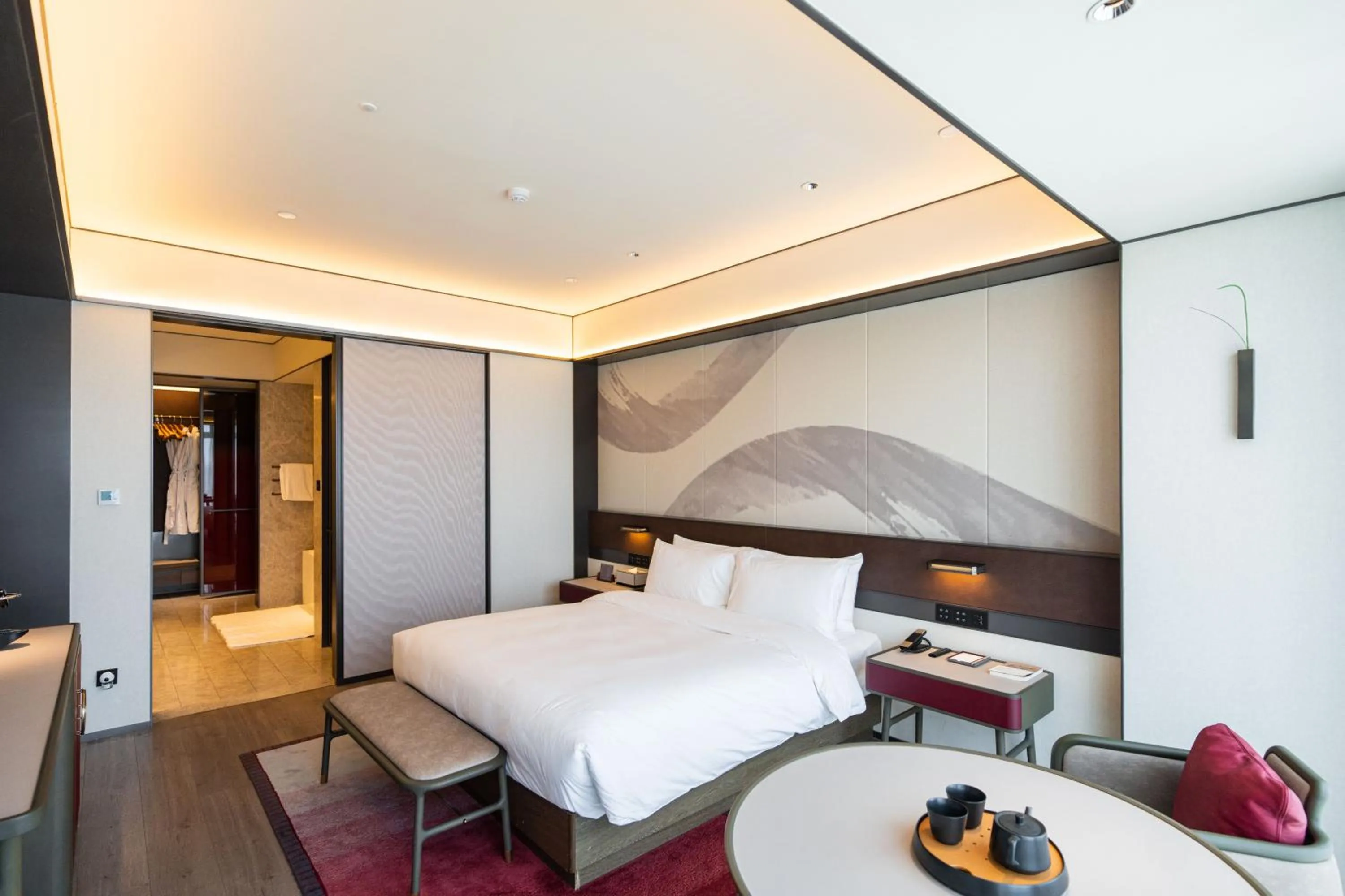 Photo of the whole room, Bed in JOYA Hangzhou Qianjiang New Town