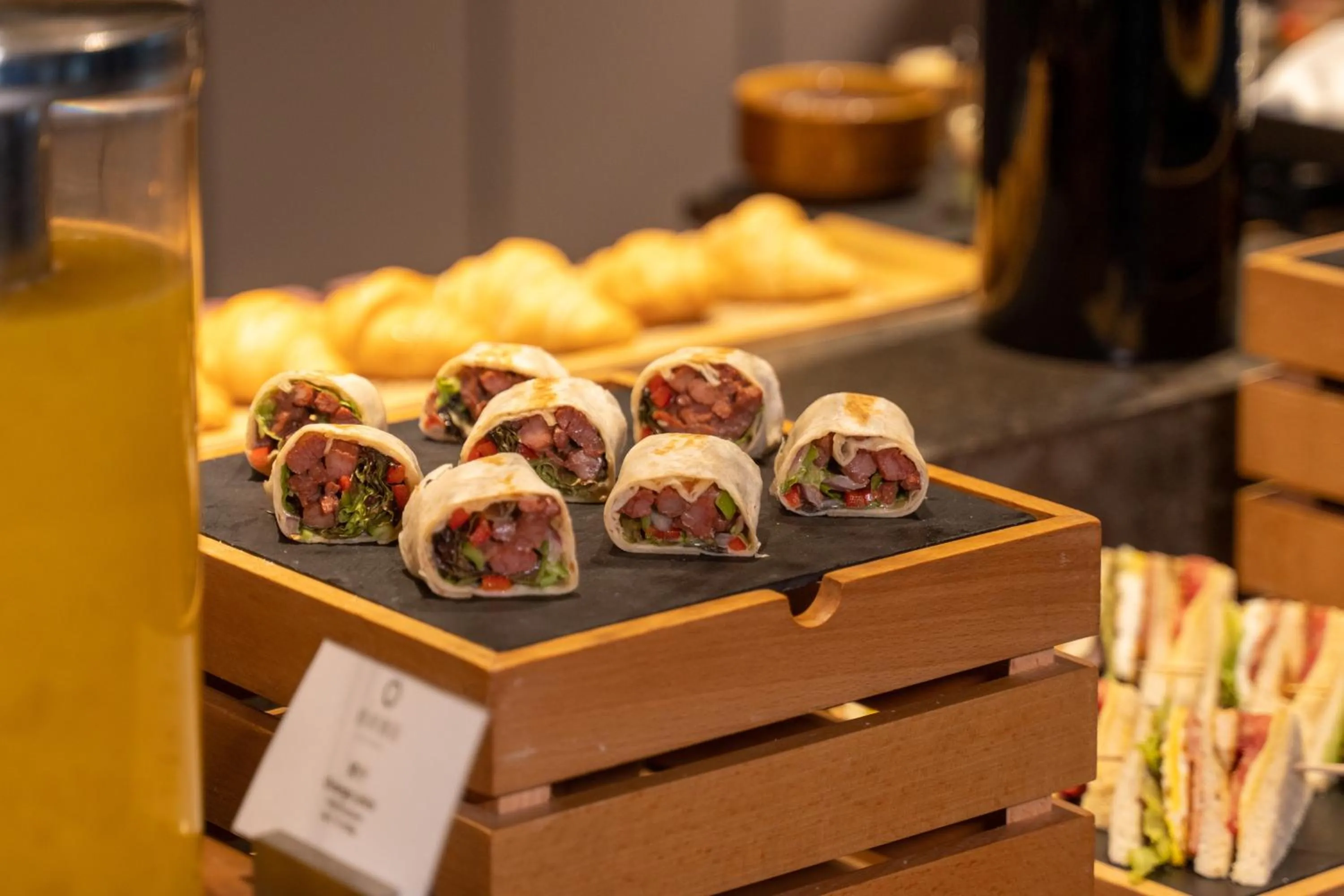Restaurant/places to eat in JOYA Hangzhou Qianjiang New Town